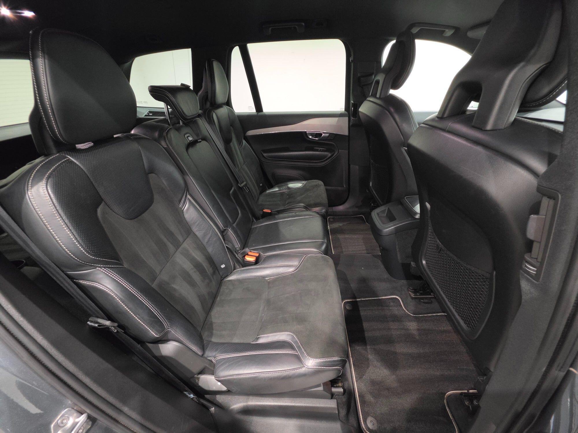 Volvo XC90 view 22