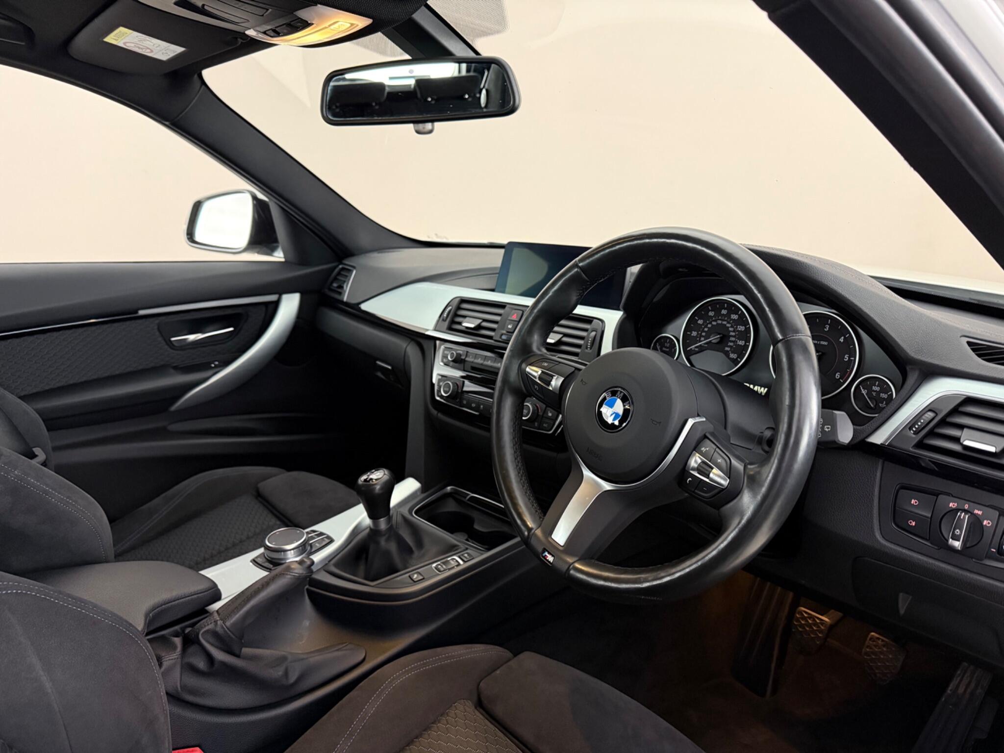 BMW 3 Series view 15