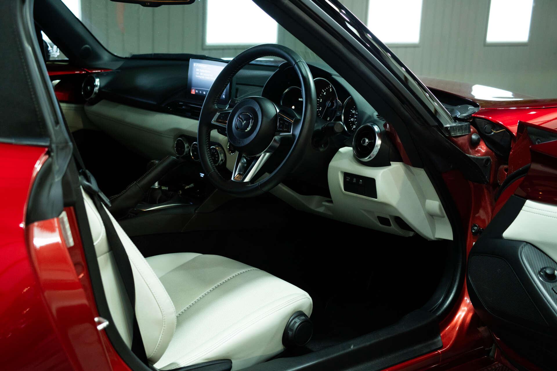 Mazda MX-5 view 5