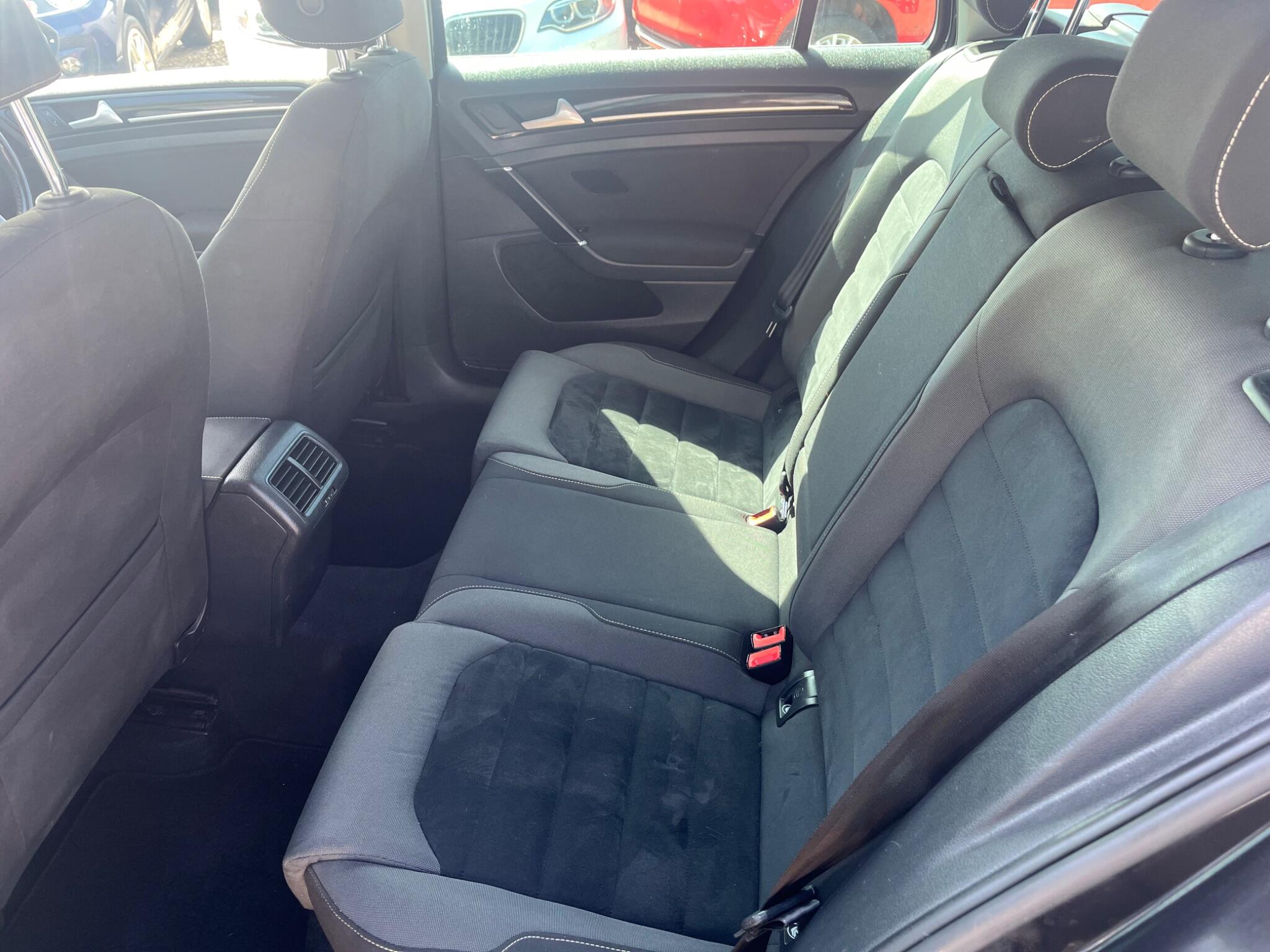 Volkswagen Golf view 13