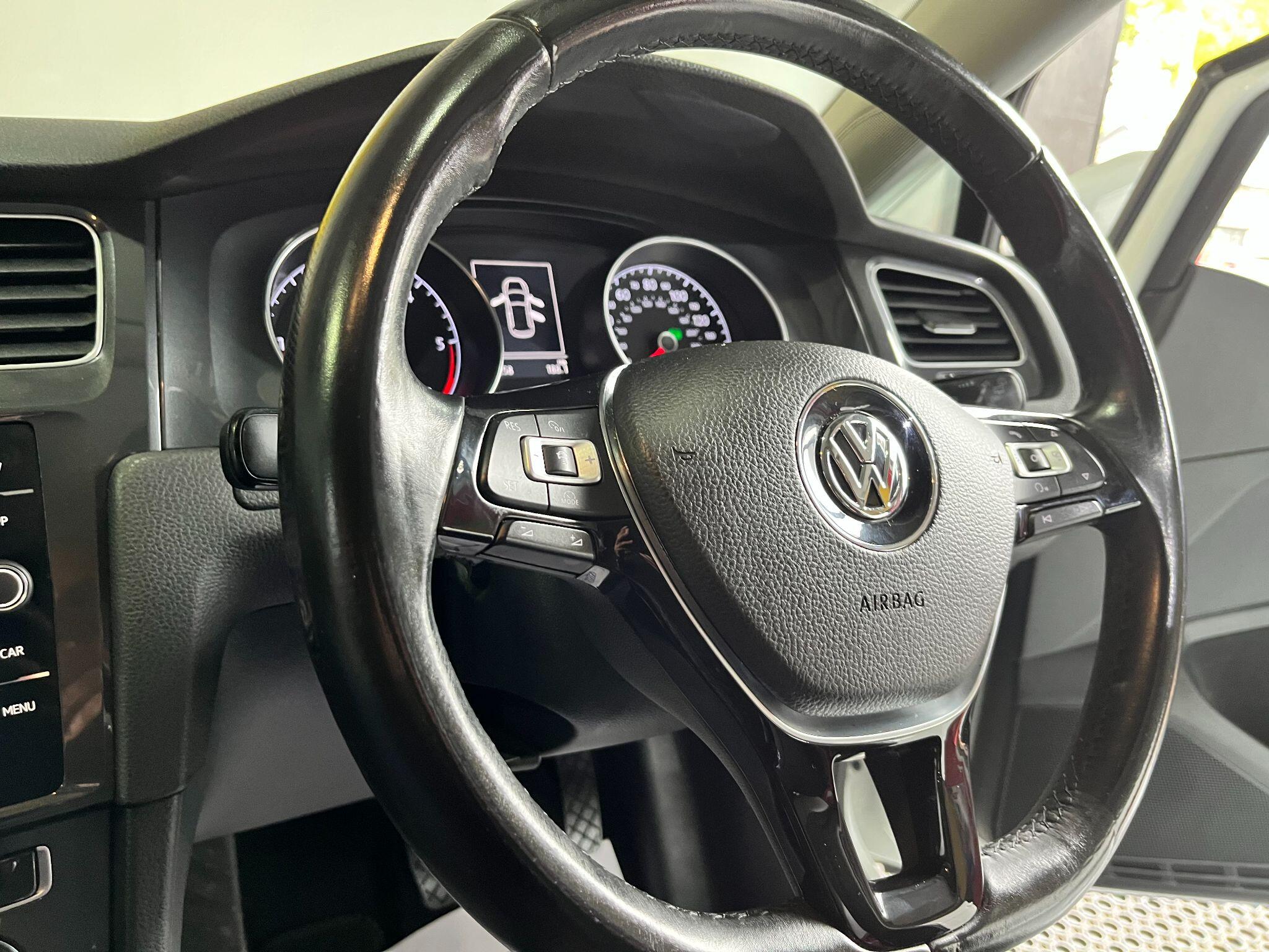 Volkswagen Golf view 42