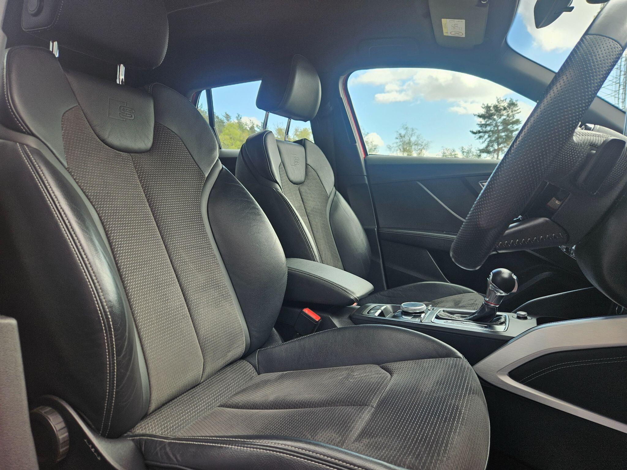2019 Audi SQ2 image 18