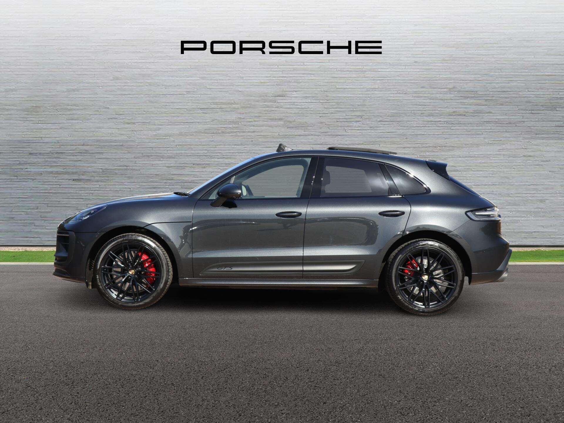 Porsche Macan view 6