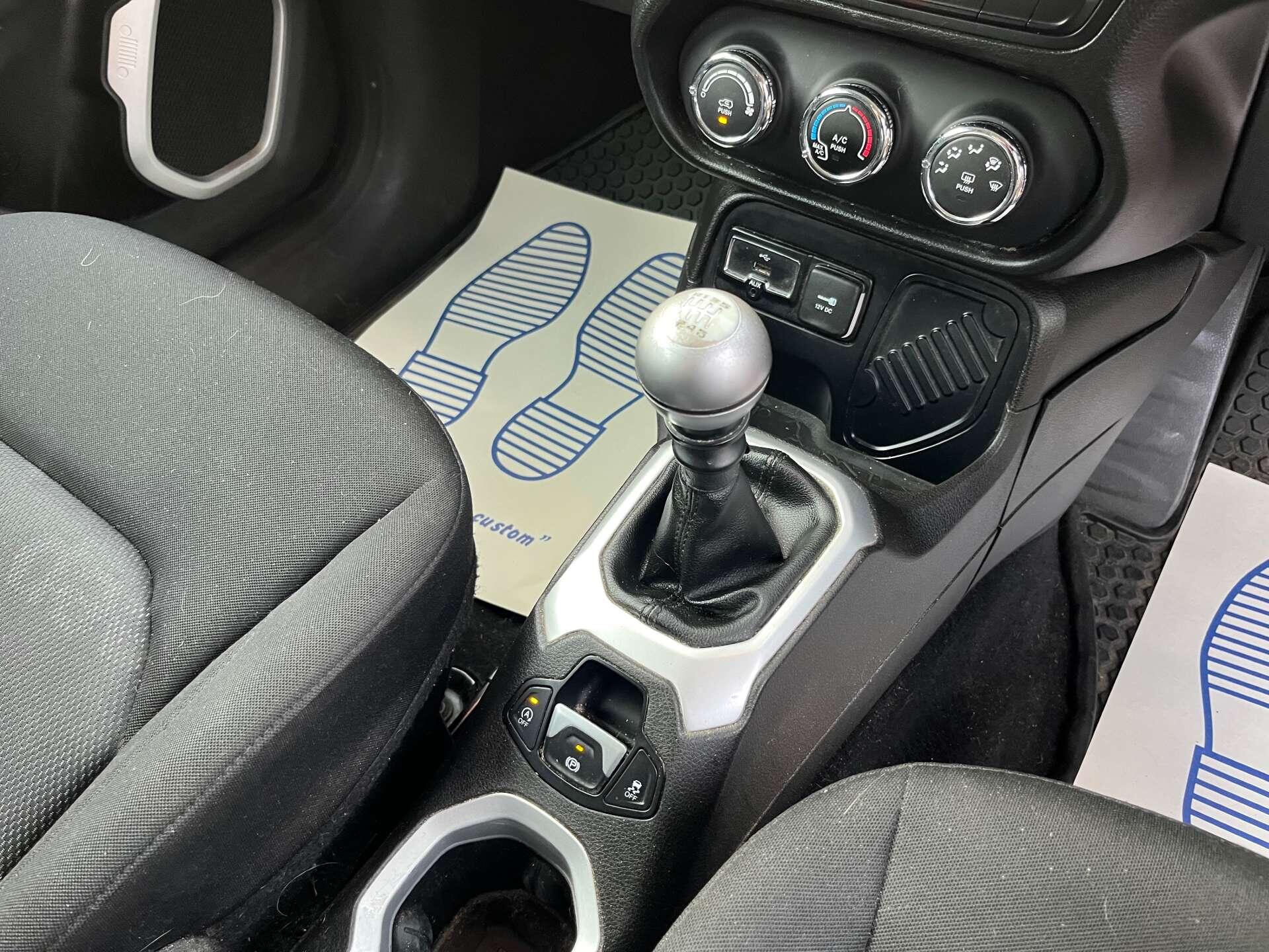 Jeep Renegade view 48