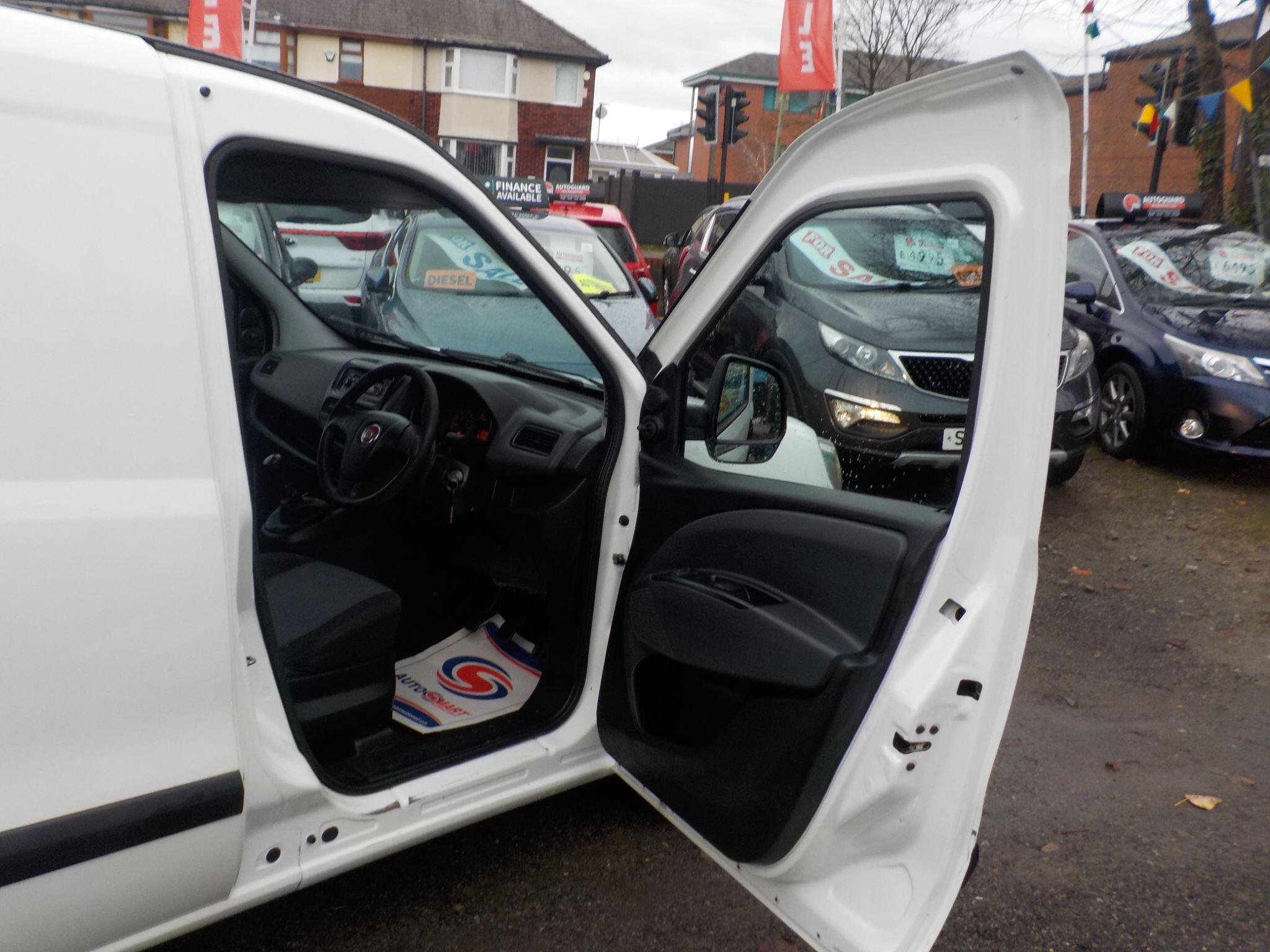 Fiat Doblo 1.3 JTD MultiJet 16v L1 H1 4dr