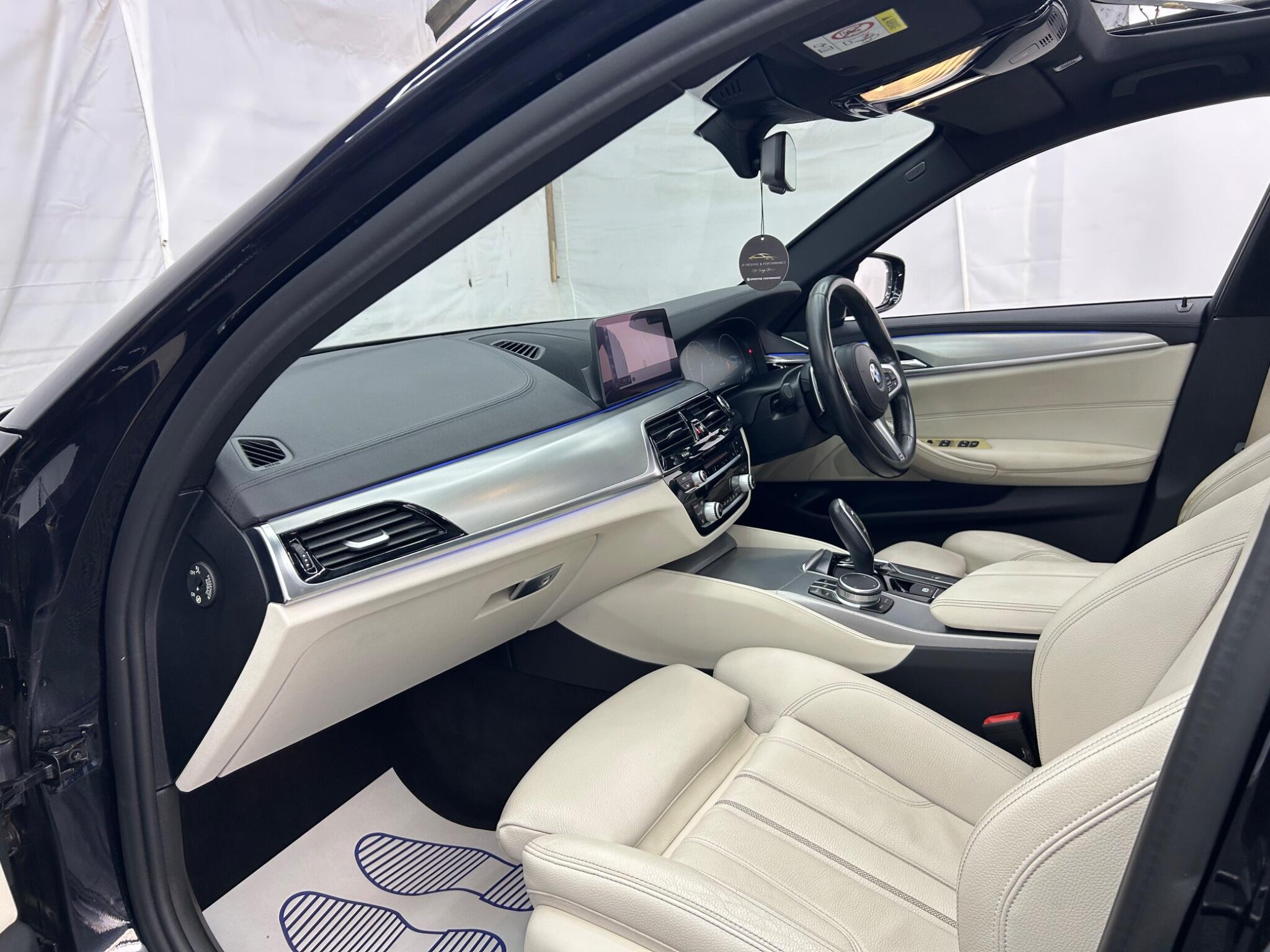 BMW 5 Series view 46