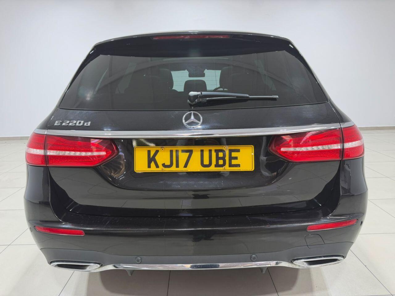 Mercedes-Benz E-Class view 9