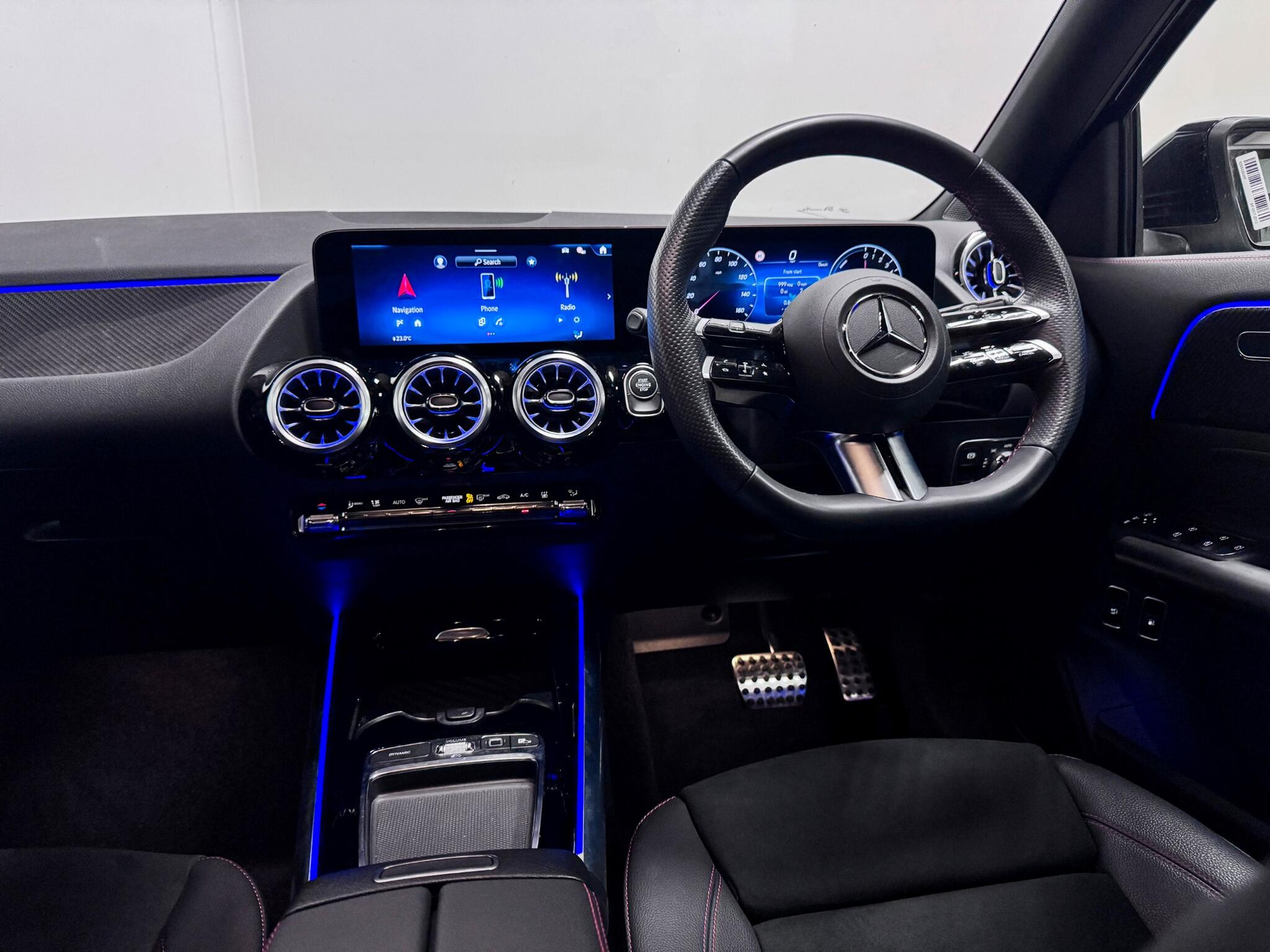Mercedes-Benz Gla view 31