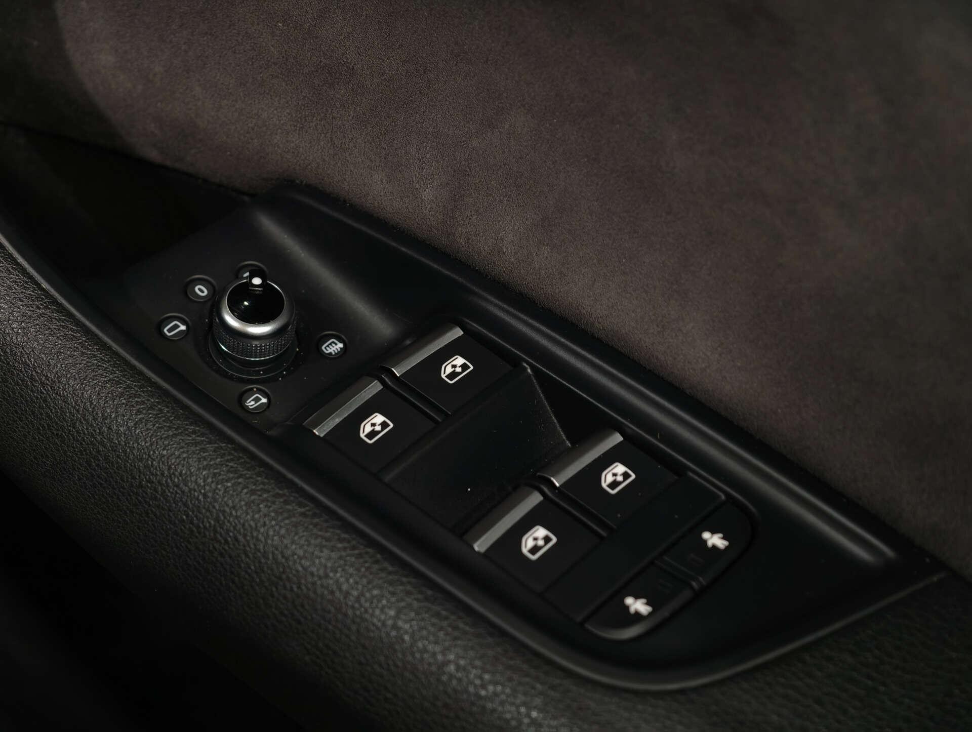 Audi Q7 view 22