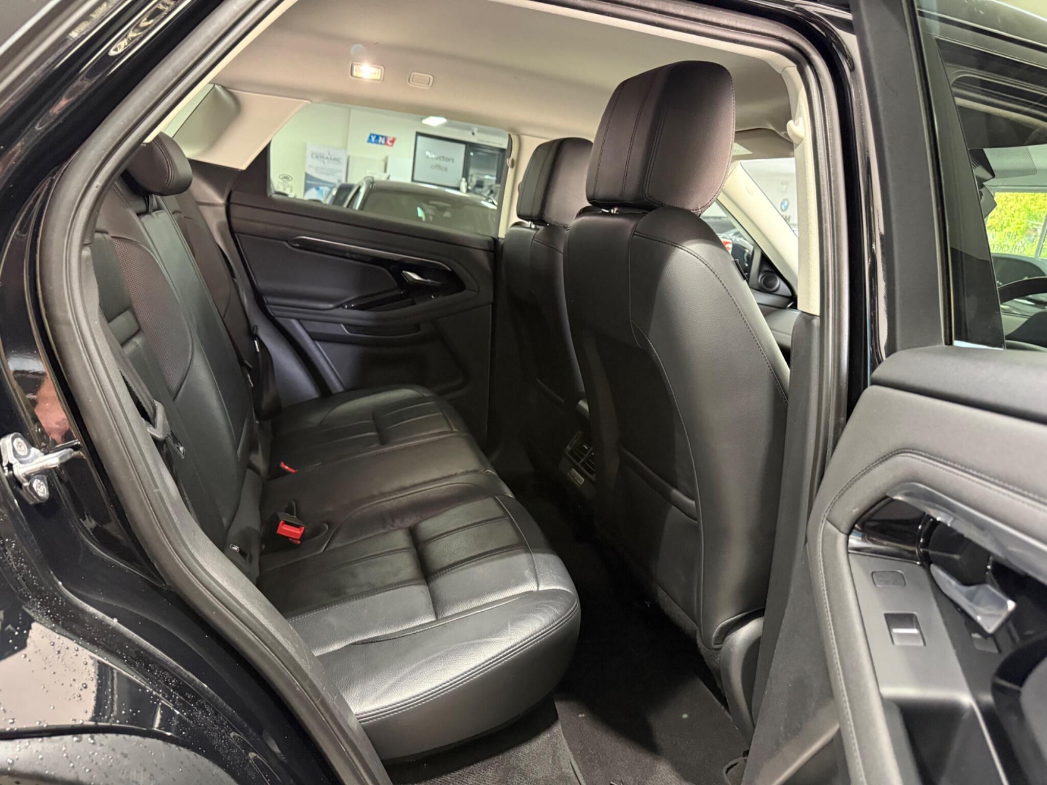 Land Rover Range Rover Evoque view 26