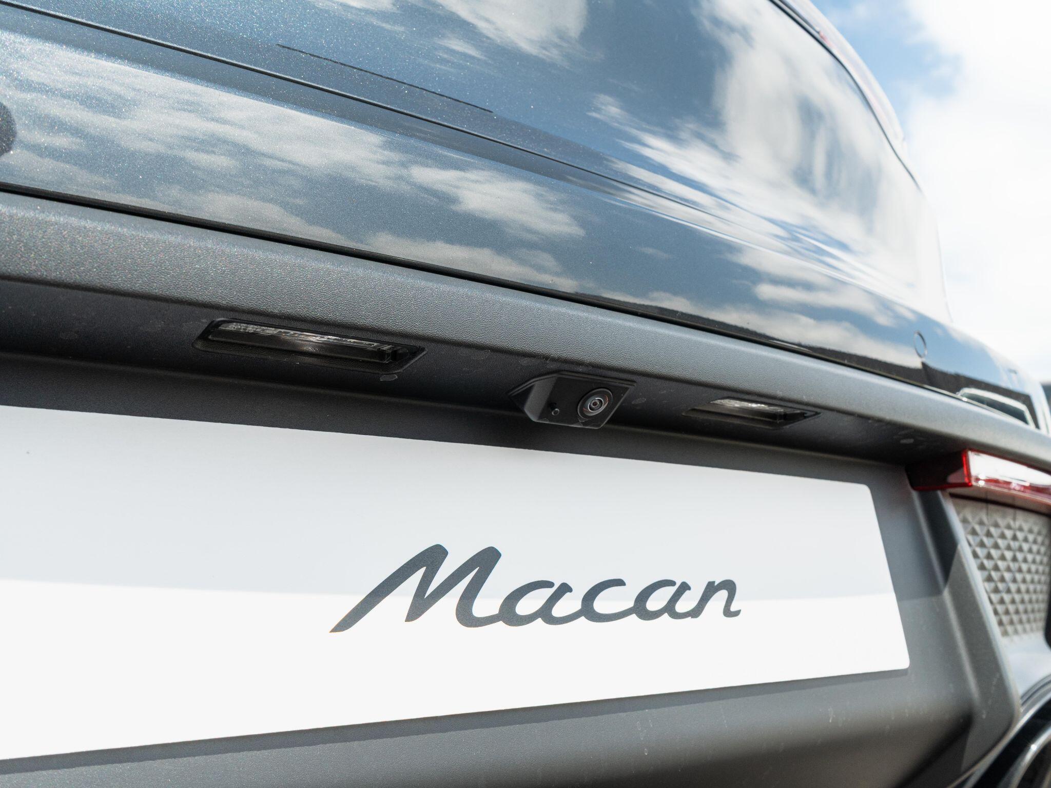 Porsche Macan view 18