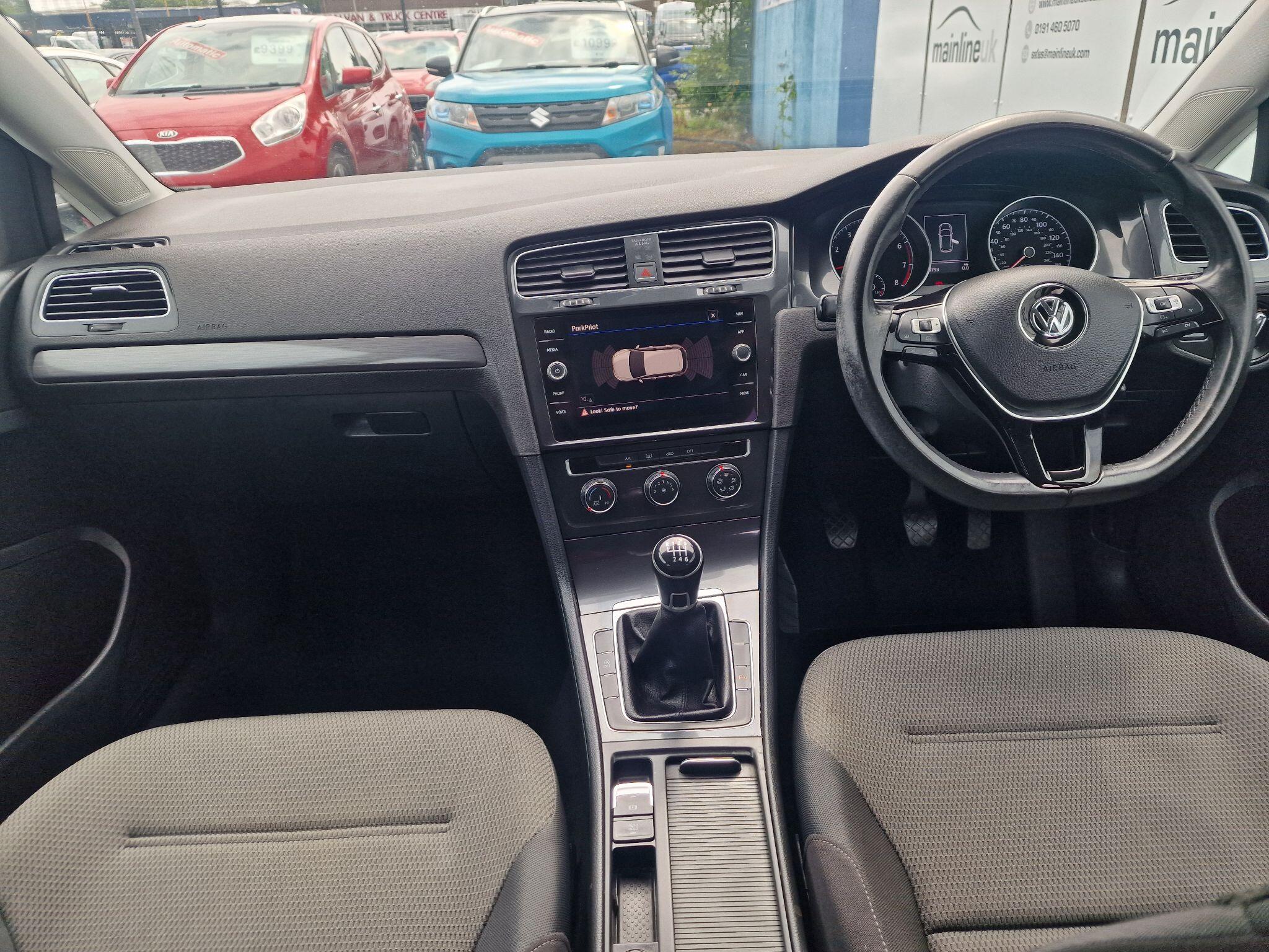 Volkswagen Golf view 26