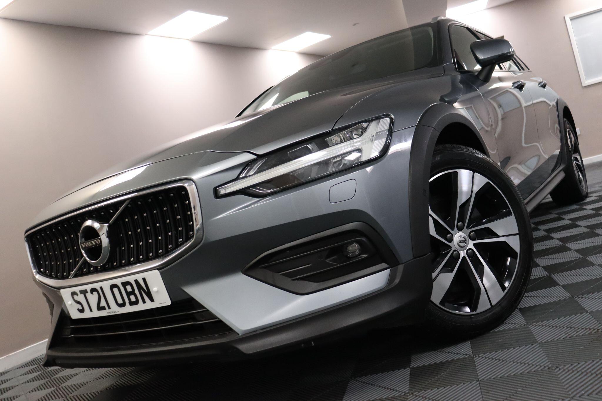 Volvo V60 Cross Country view 32