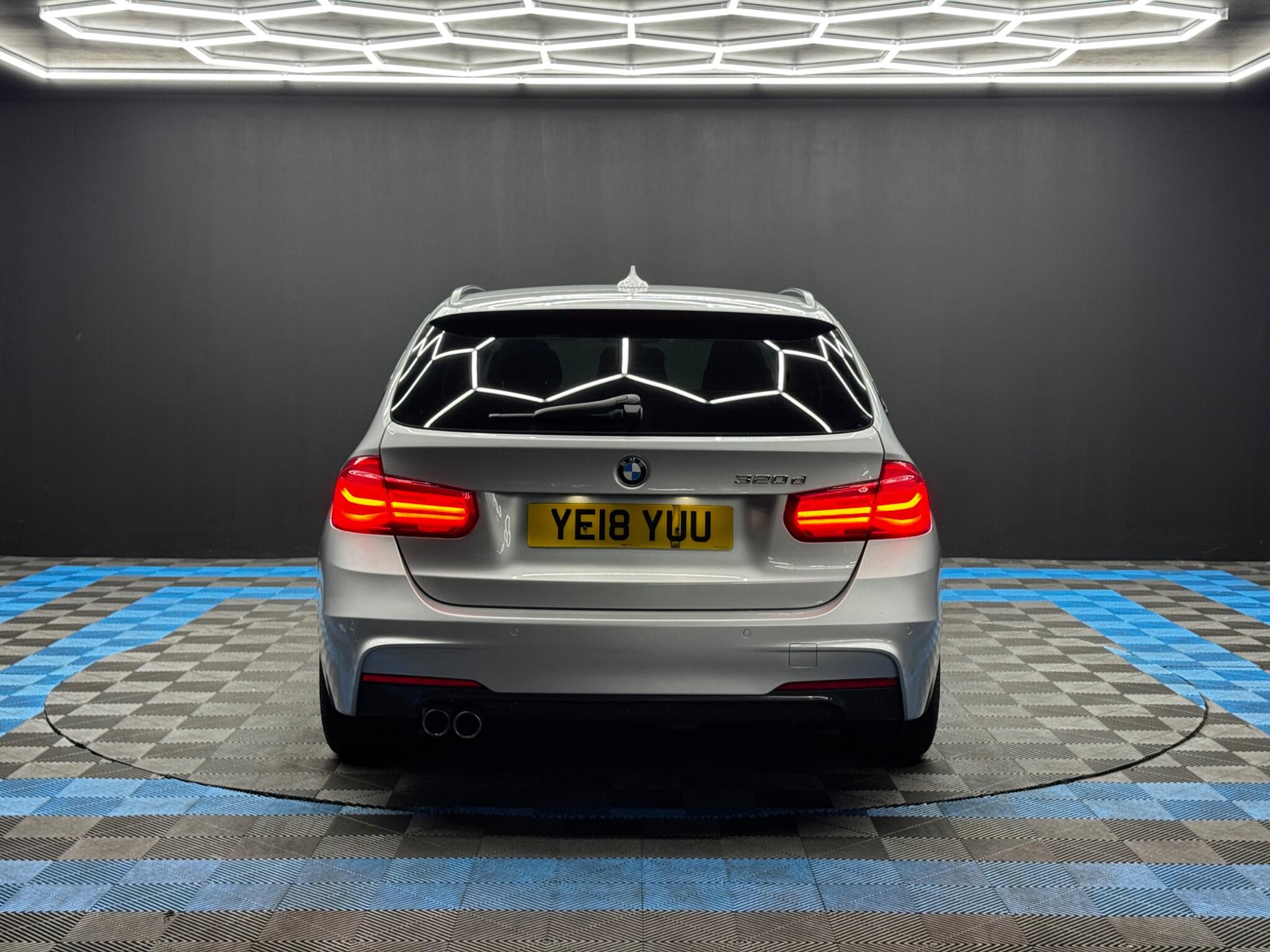 BMW 3 Series view 6