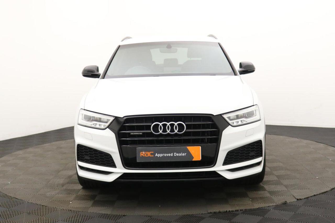Audi Q3 view 10