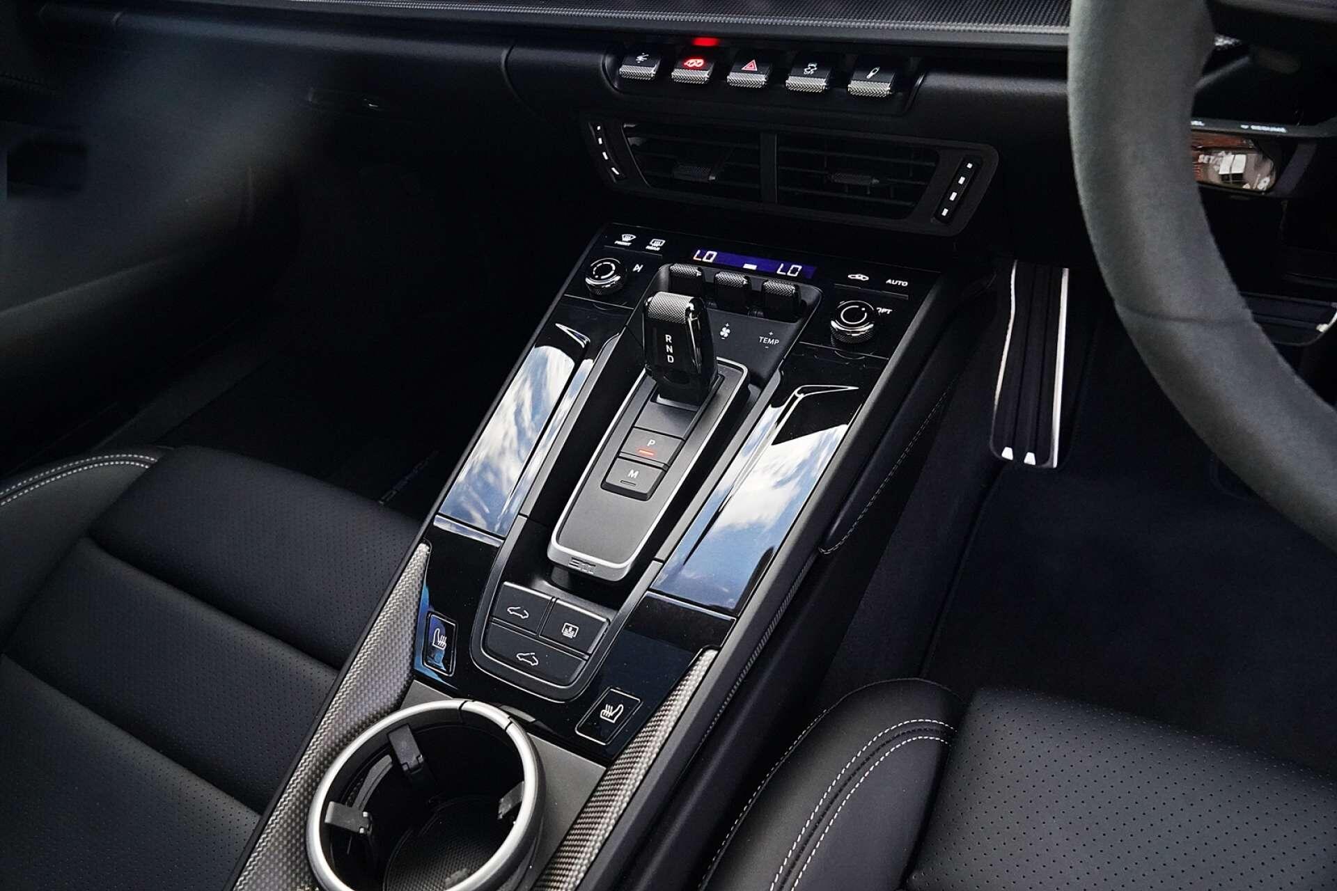 Porsche 911 view 22
