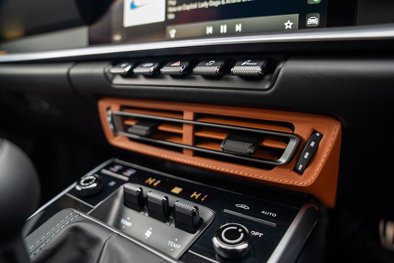 Porsche 911 view 60