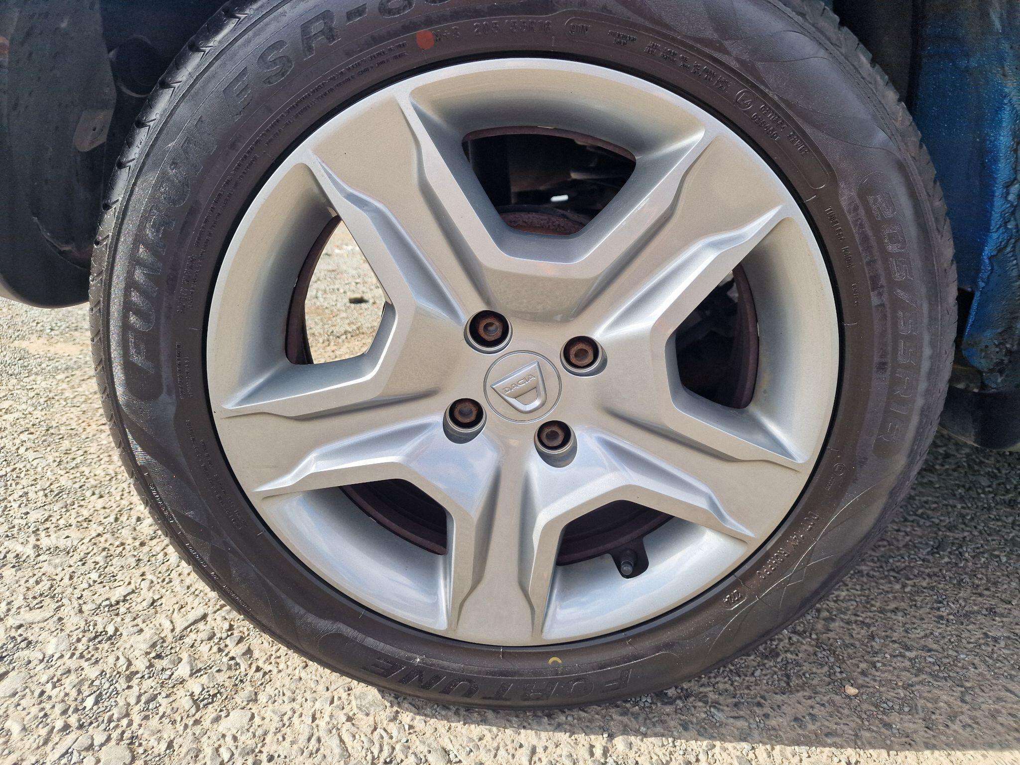 Dacia Sandero view 35