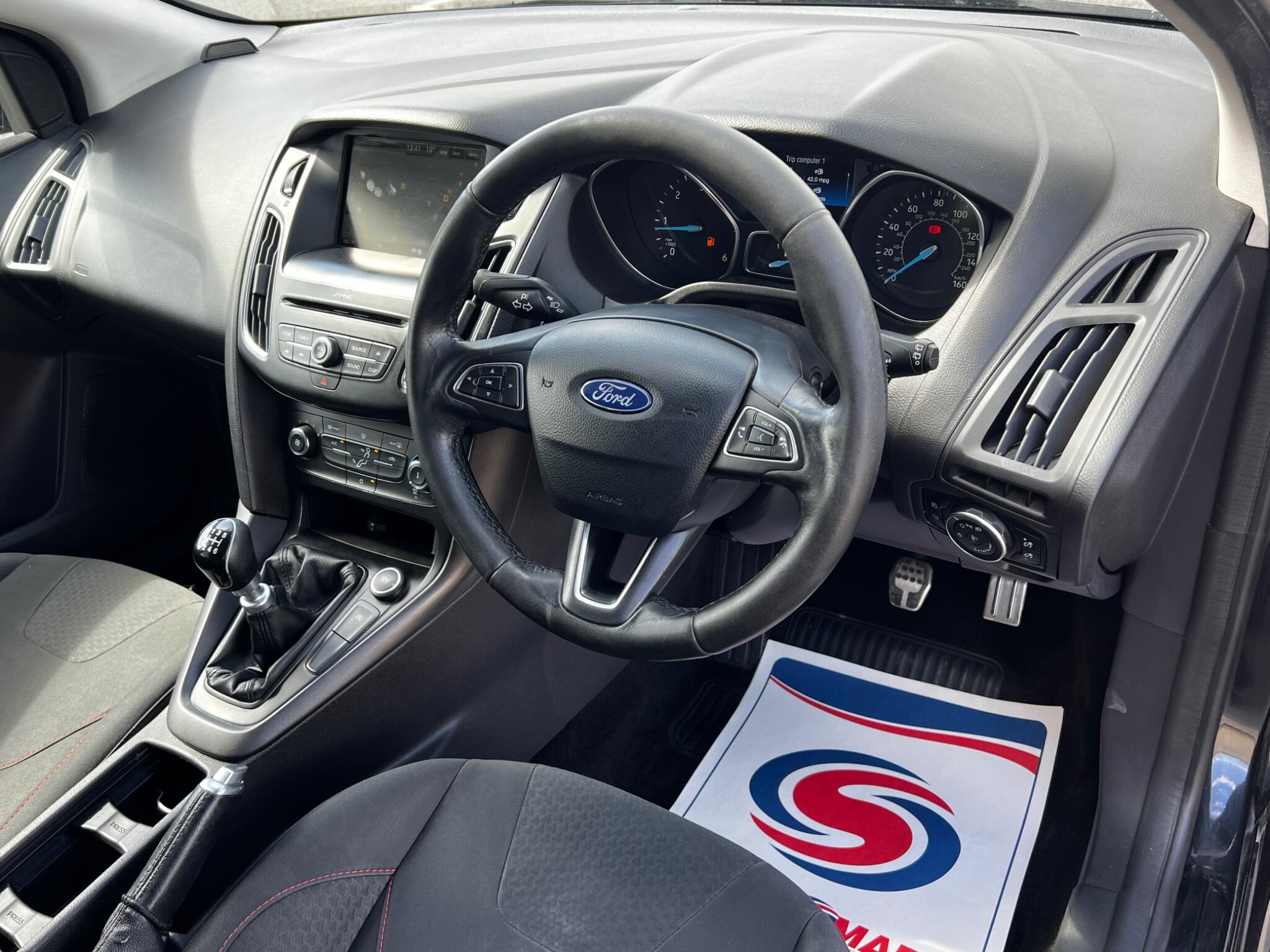 Ford Focus view 20