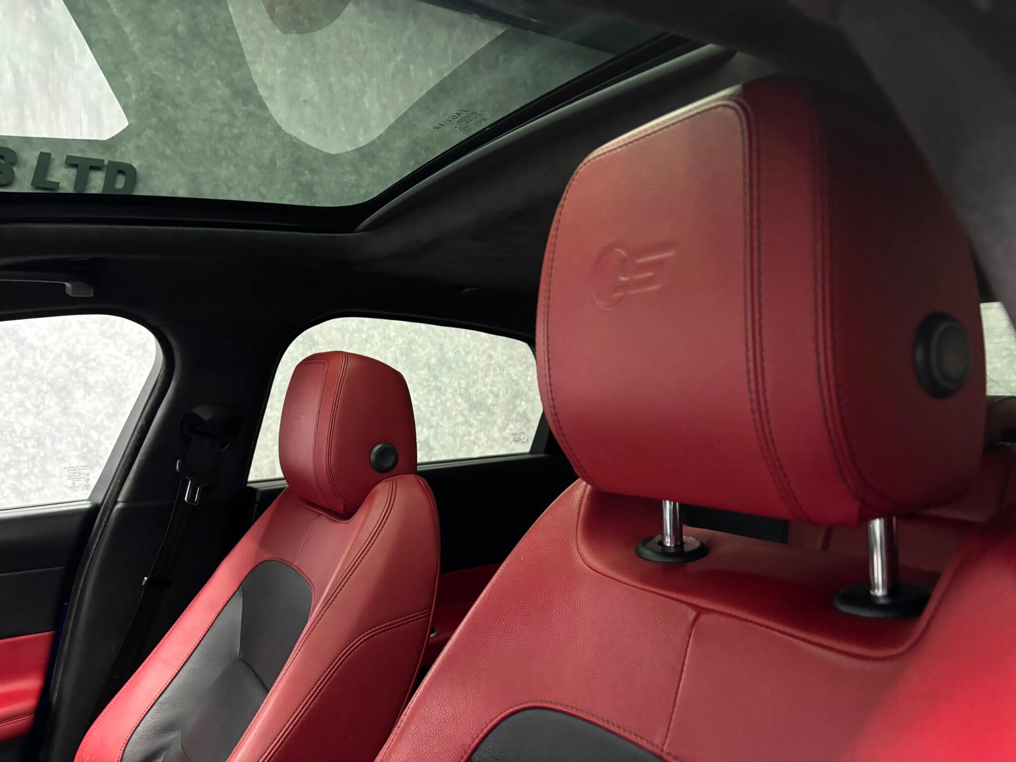 Jaguar XF view 25