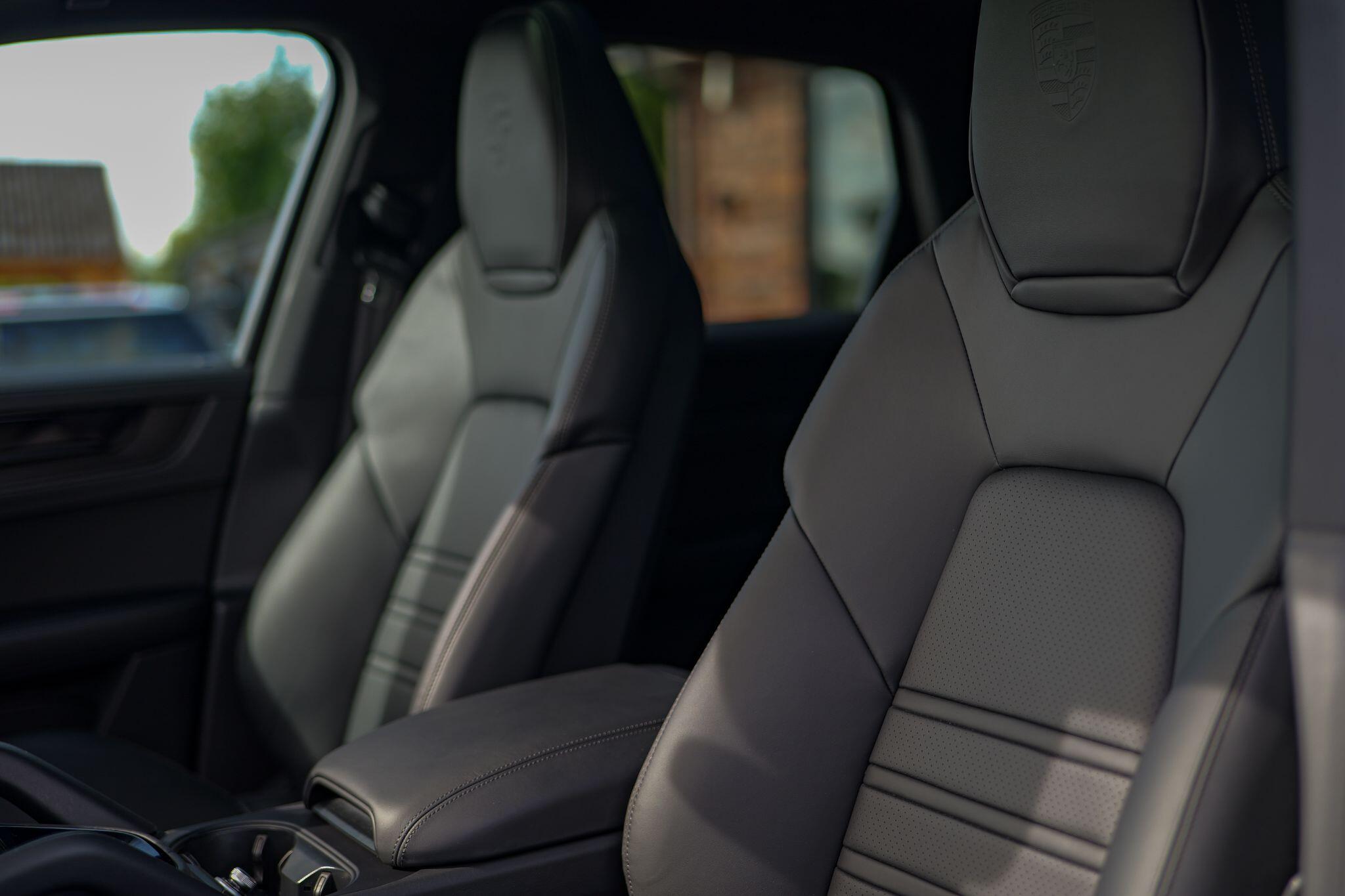 Porsche Cayenne view 26