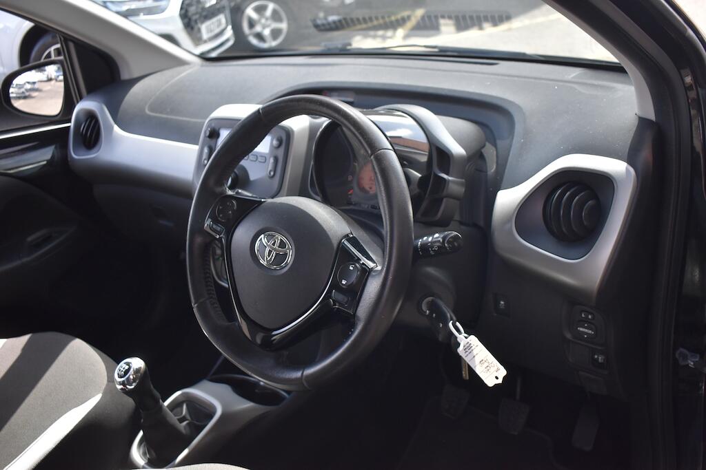 Toyota Aygo view 25