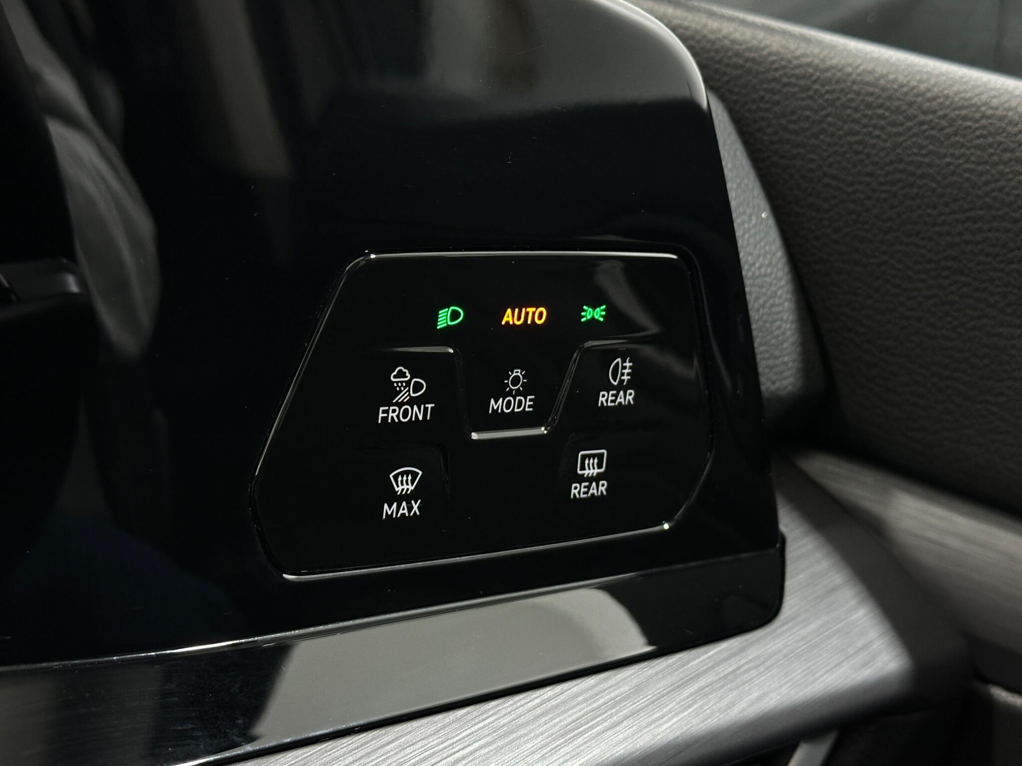 Volkswagen Golf view 19