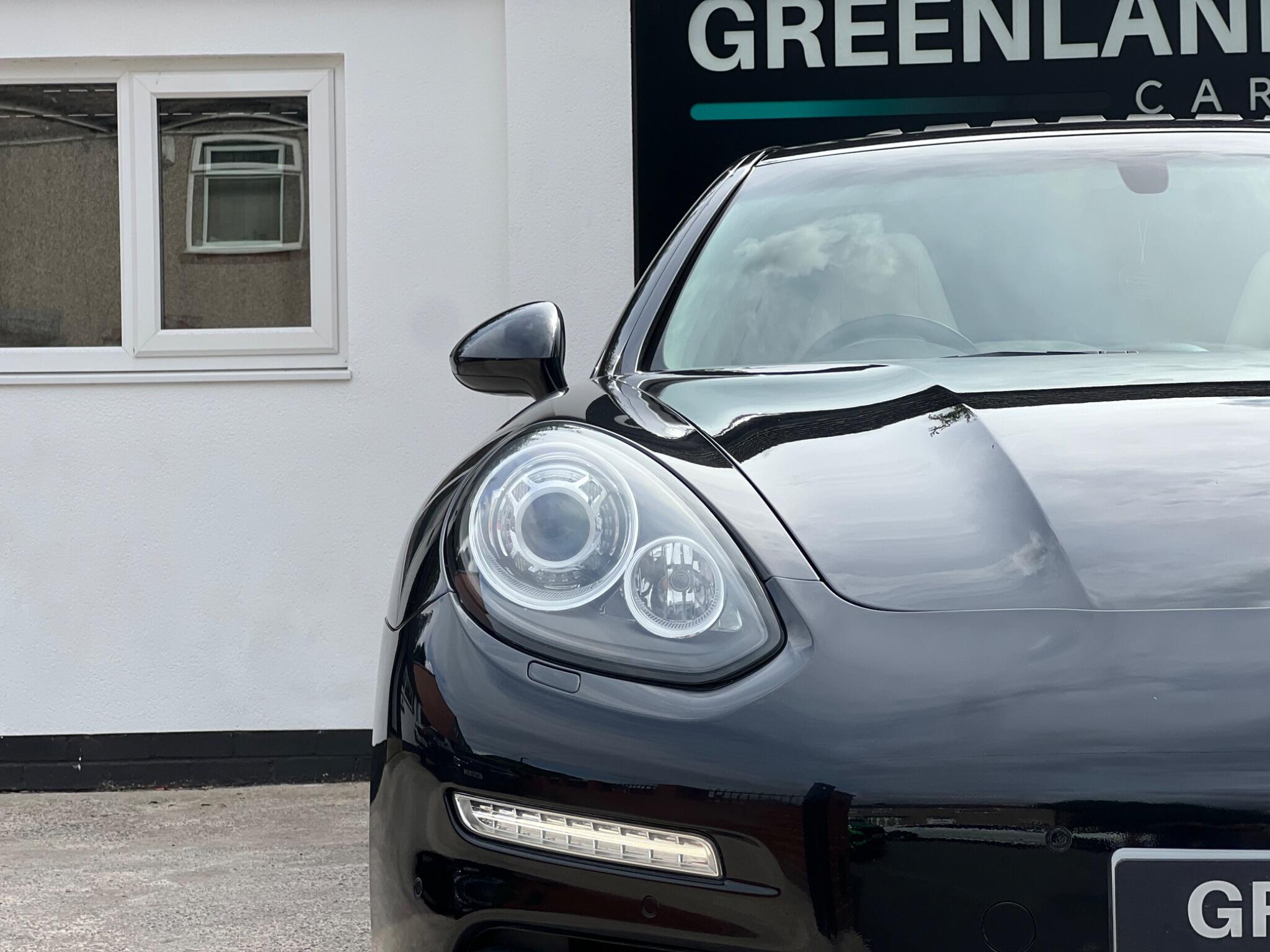Porsche Panamera view 26