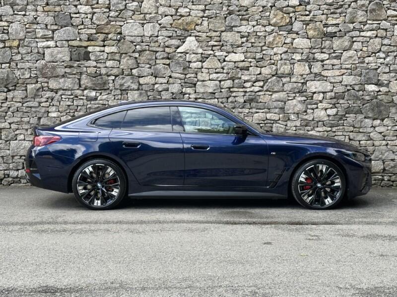 BMW i4 view 3