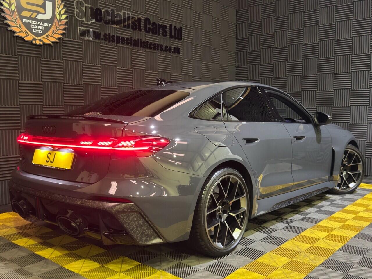 Audi RS5 view 19