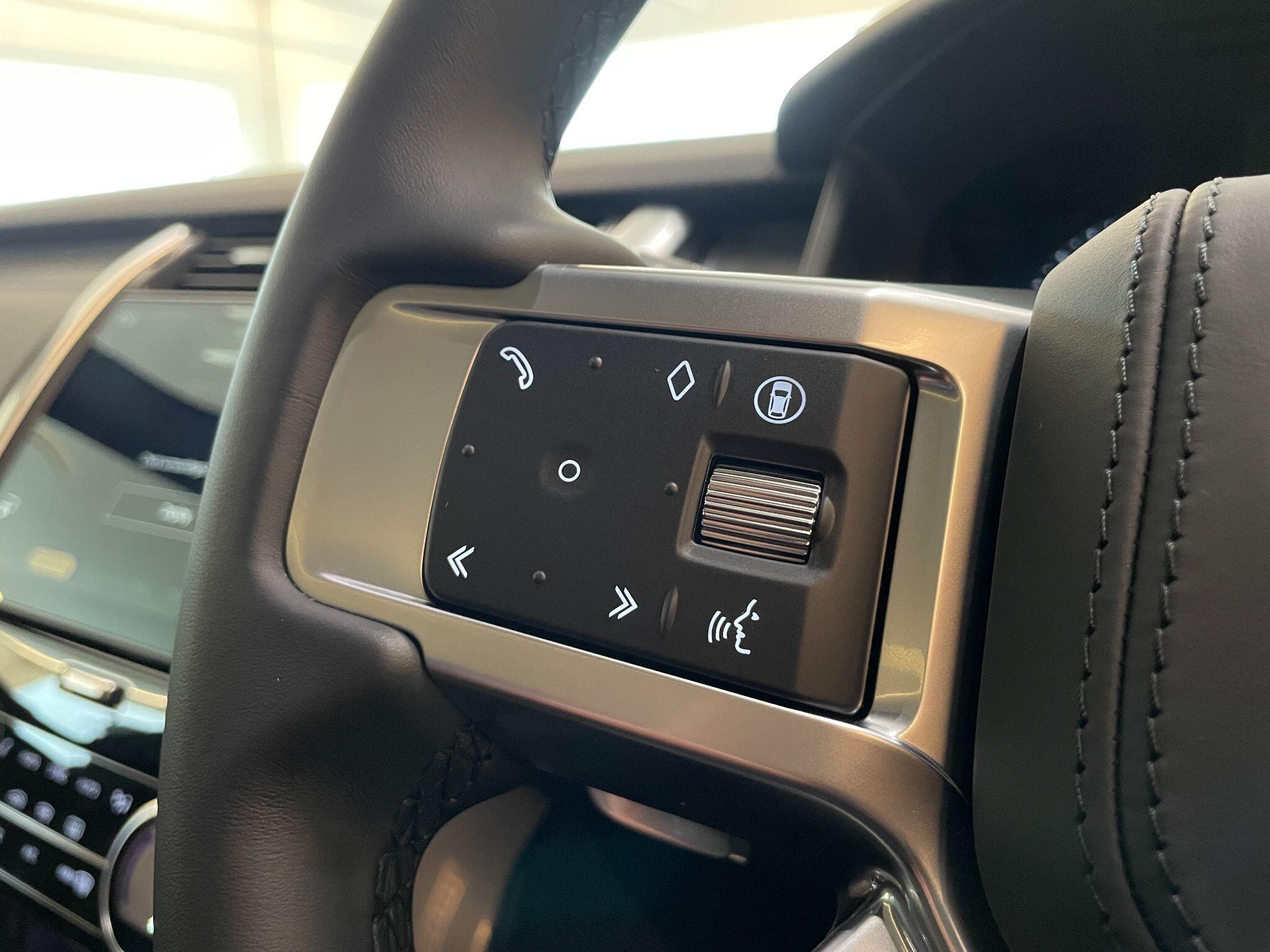 Land Rover Discovery view 14