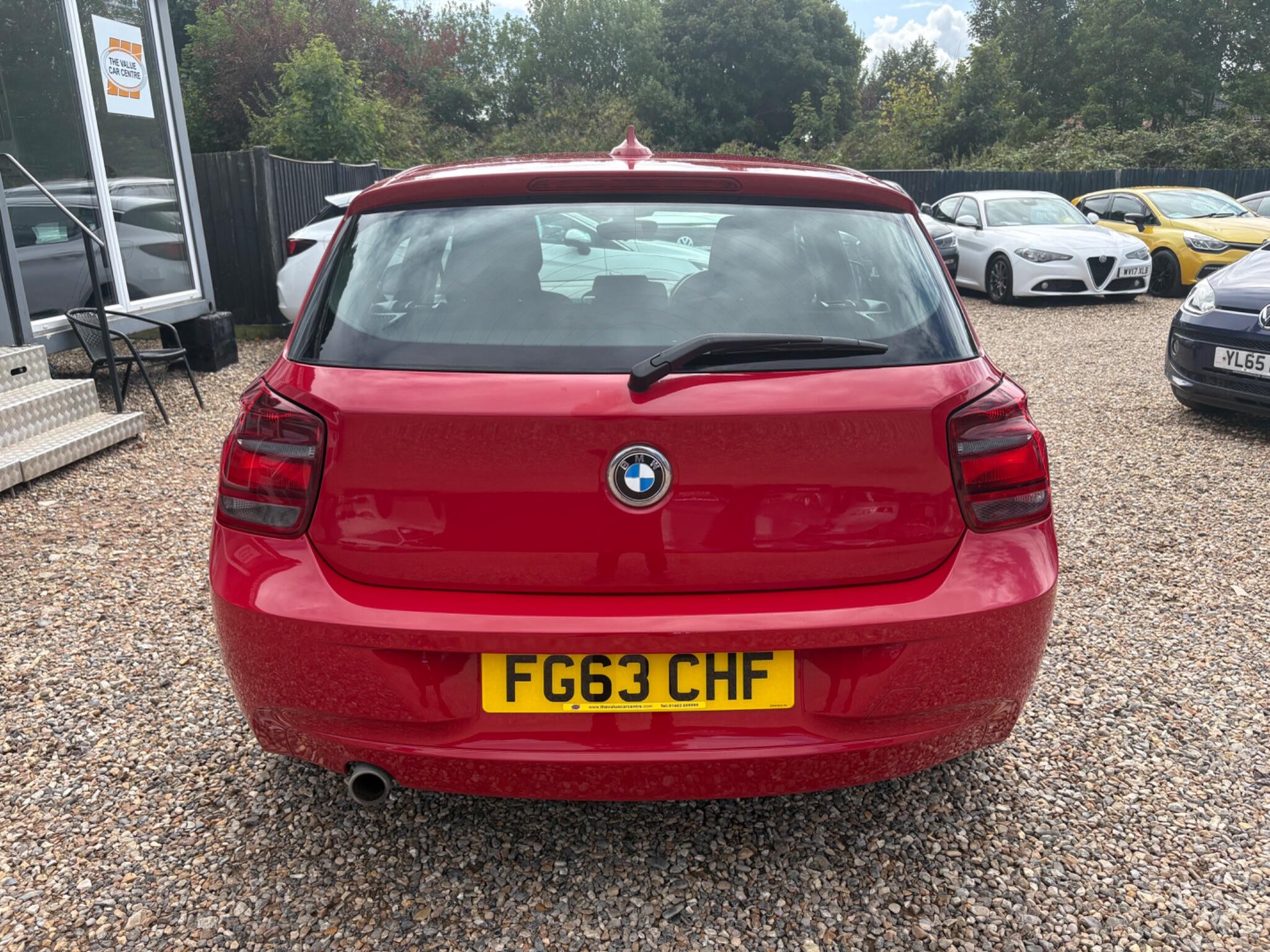 BMW 1 Series view 4