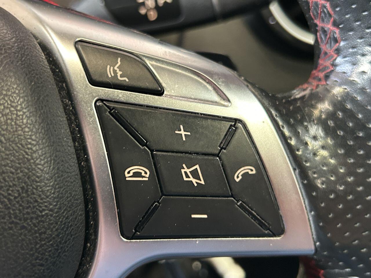 Mercedes-Benz Gla view 38