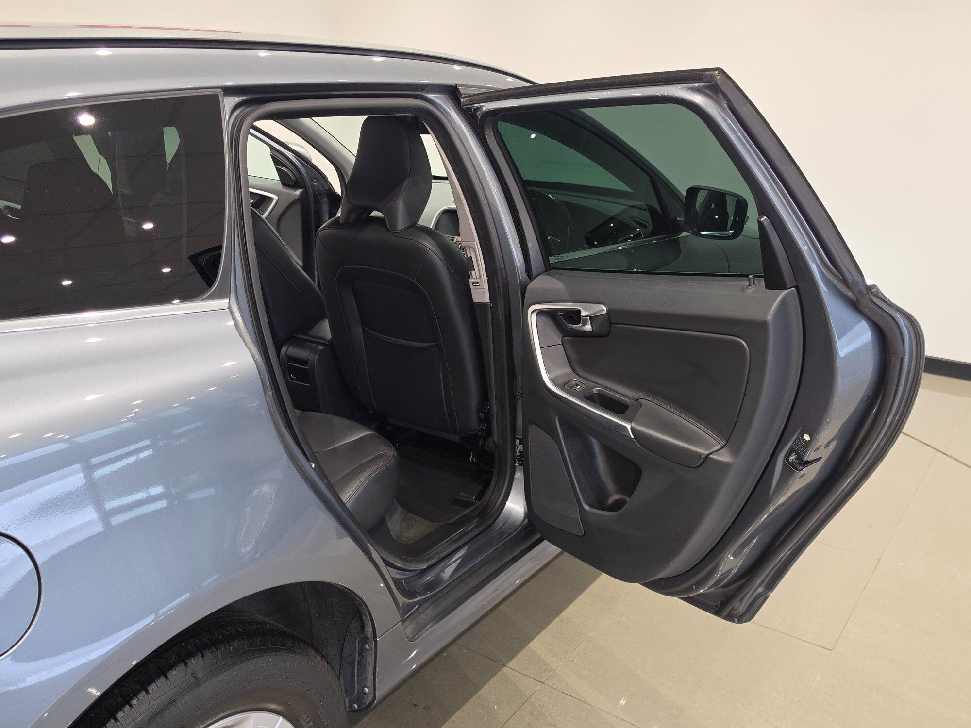 Volvo XC60 view 52