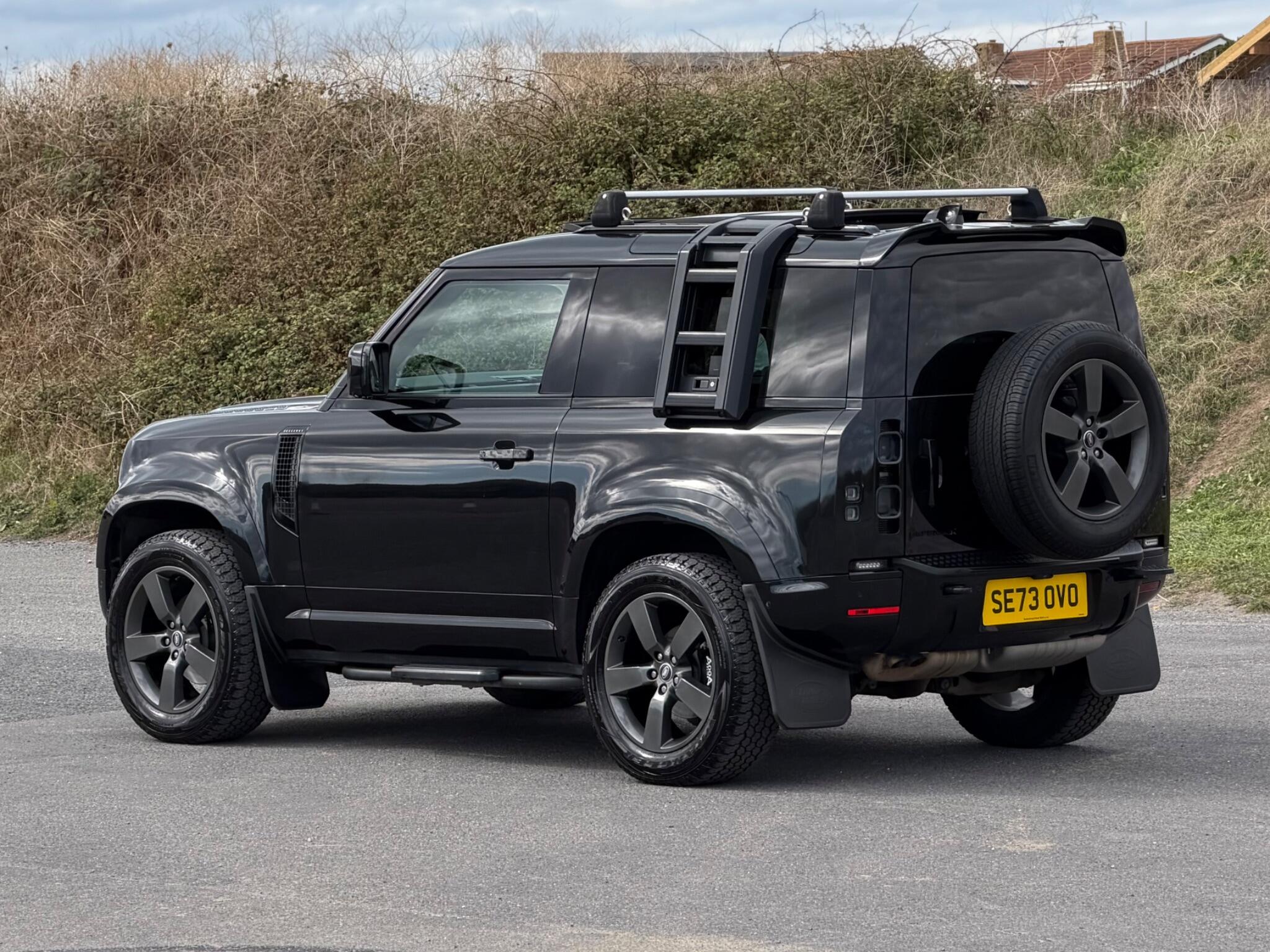 Land Rover Defender view 44