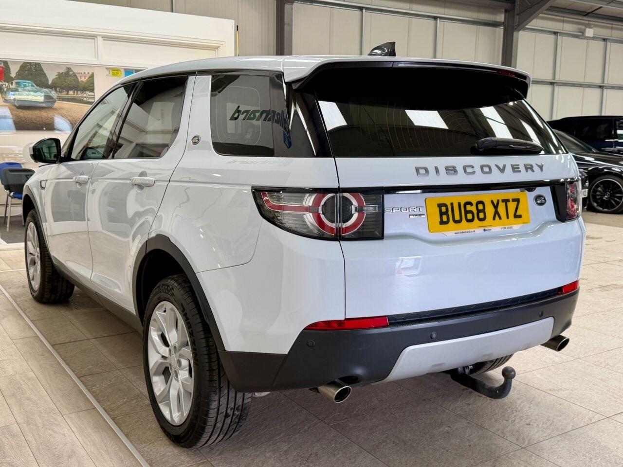 Land Rover Discovery Sport view 23
