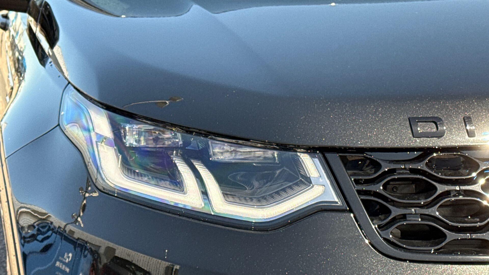 Land Rover Discovery Sport view 18