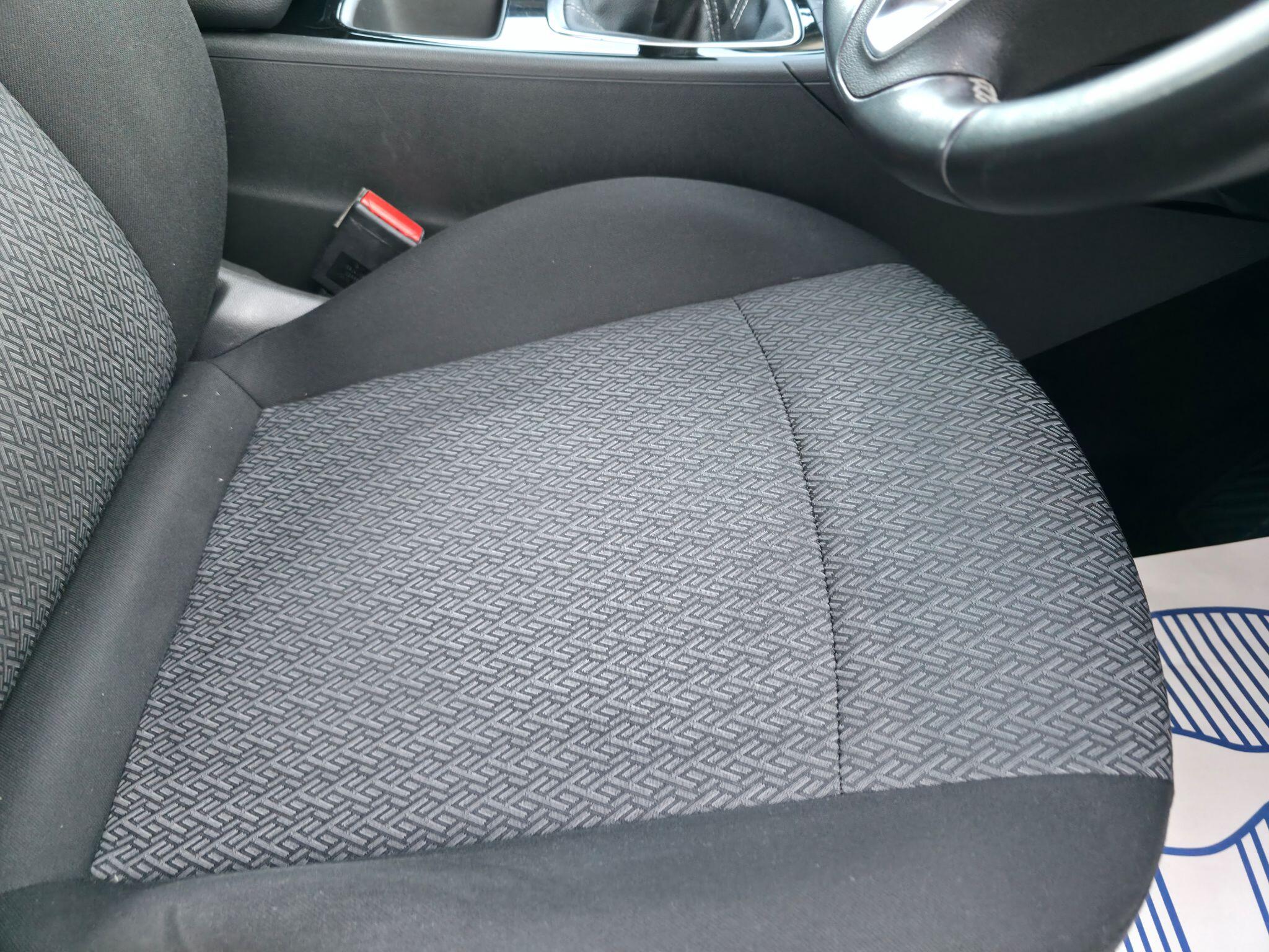 Vauxhall Insignia view 29