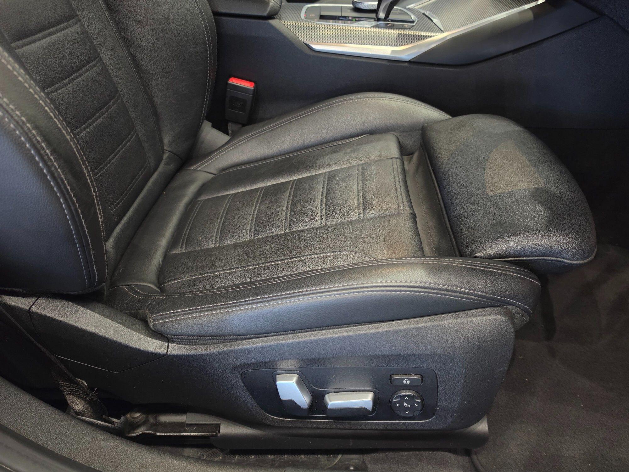 BMW 3 Series view 19