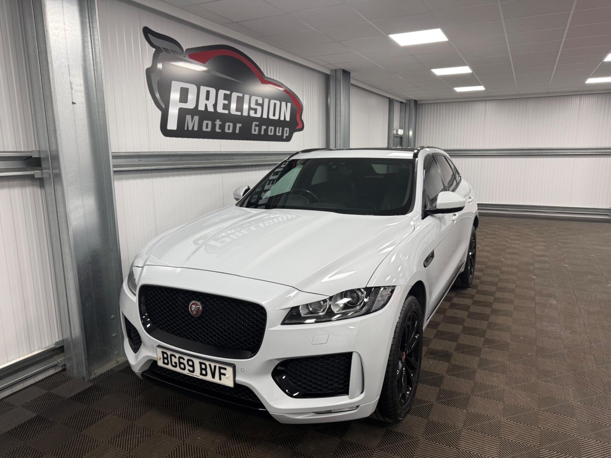 Jaguar F-Pace view 5