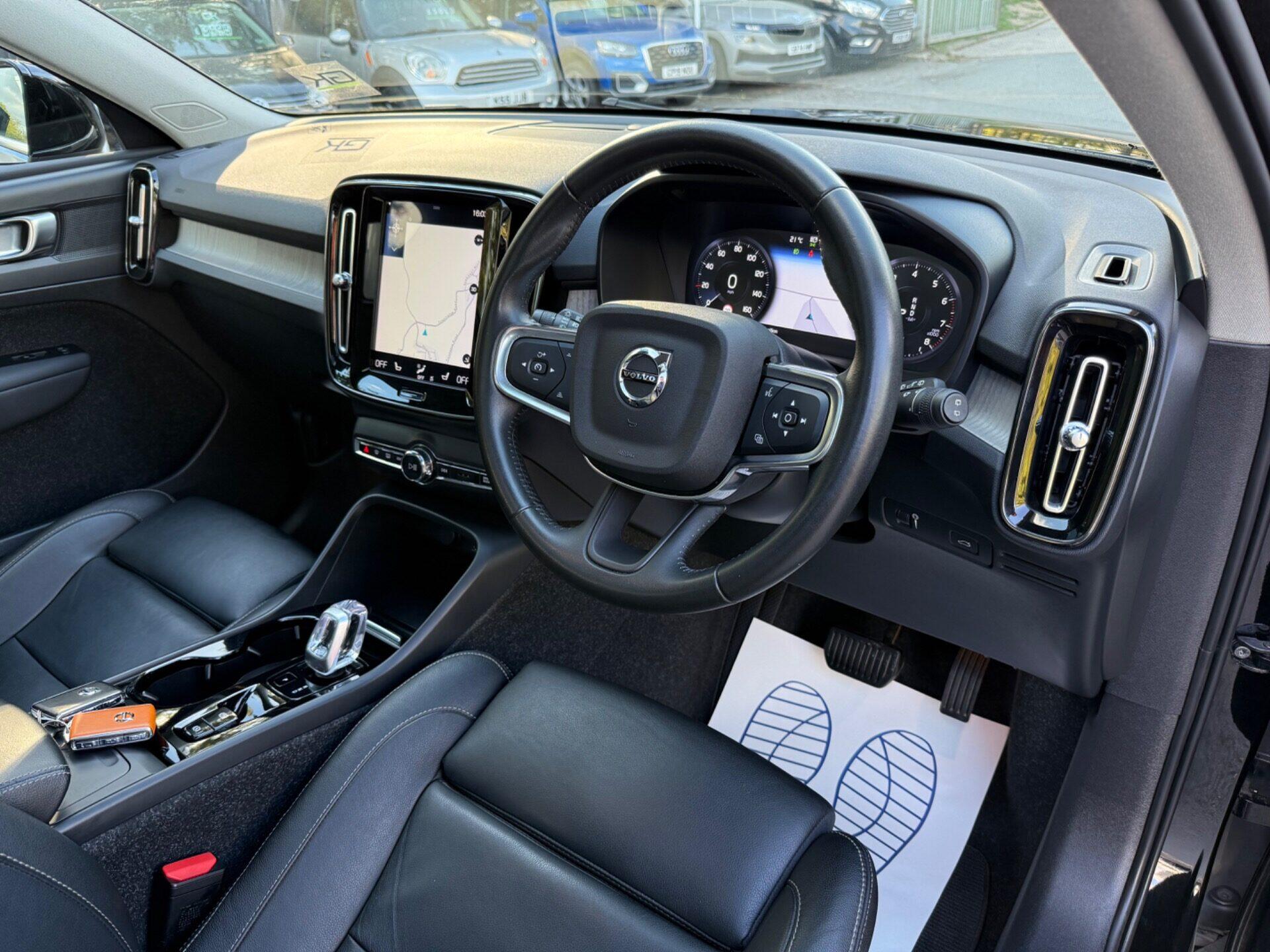 Volvo XC40 view 15