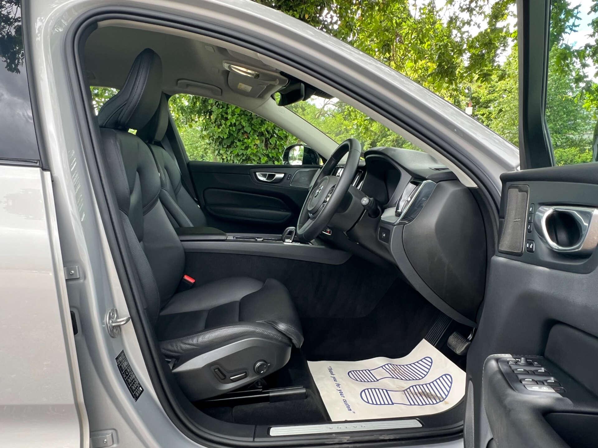 Volvo XC60 view 19