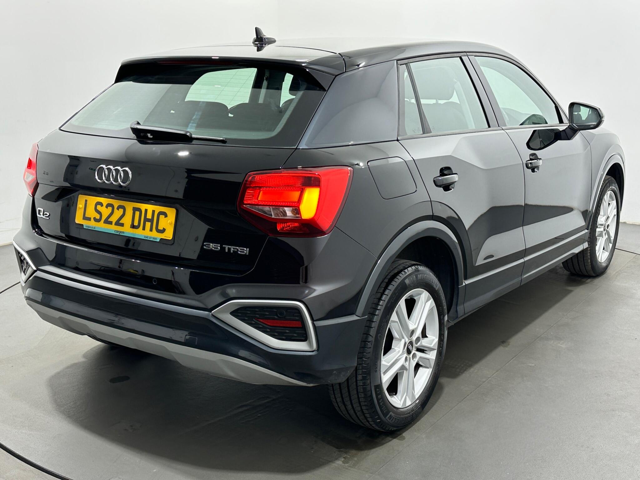 Audi Q2 view 52