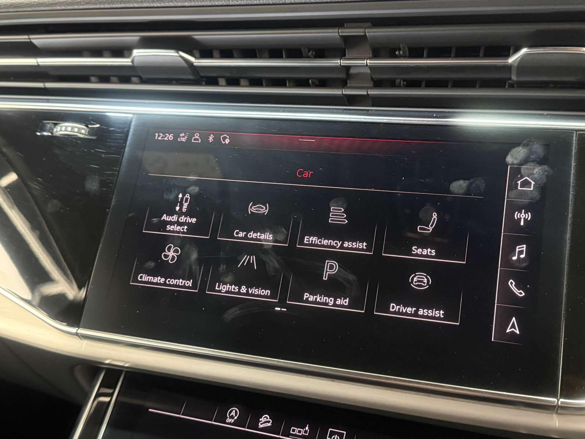 Audi SQ7 view 56