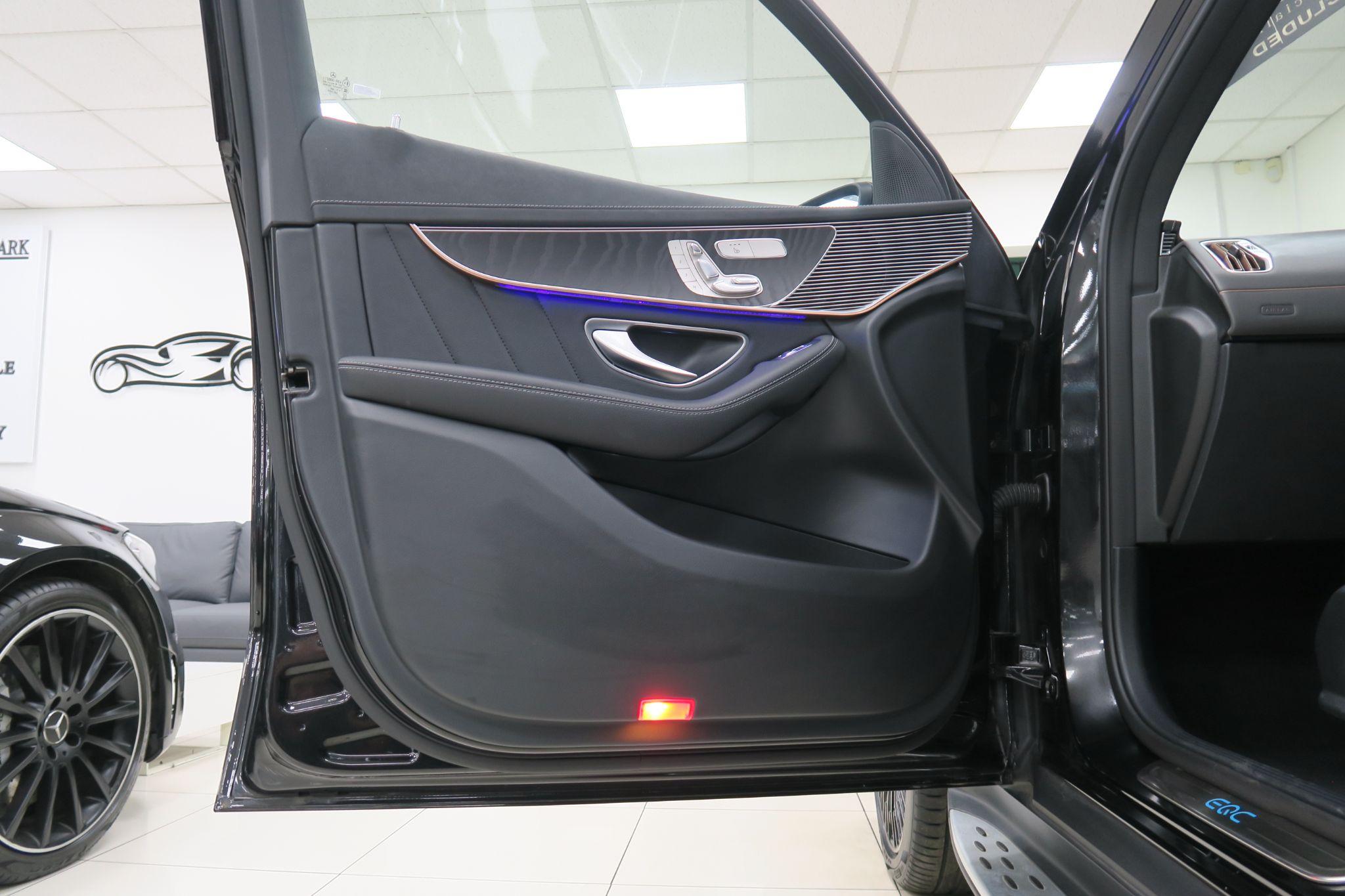 Mercedes-Benz EQC view 13