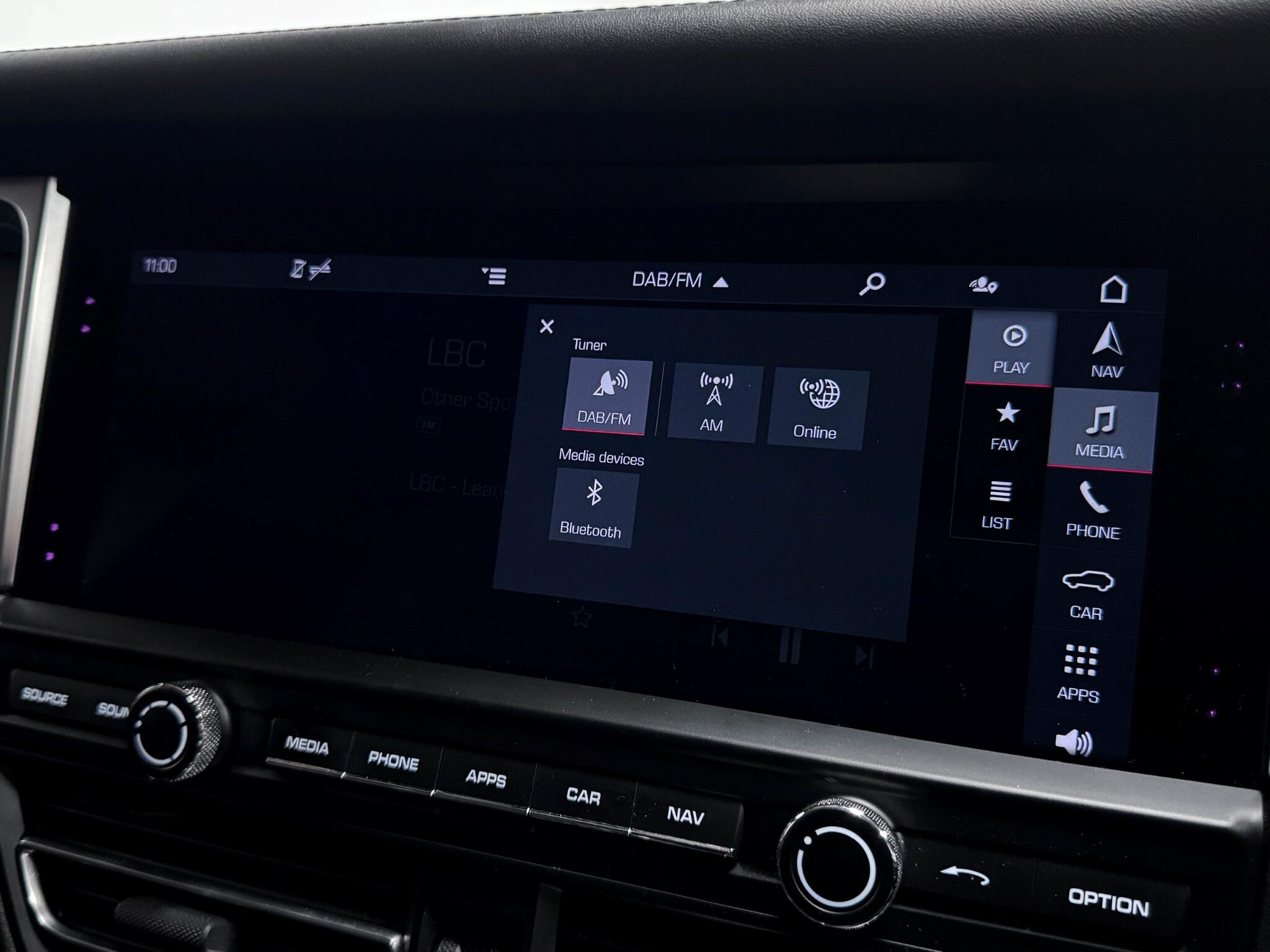 Porsche Macan view 41