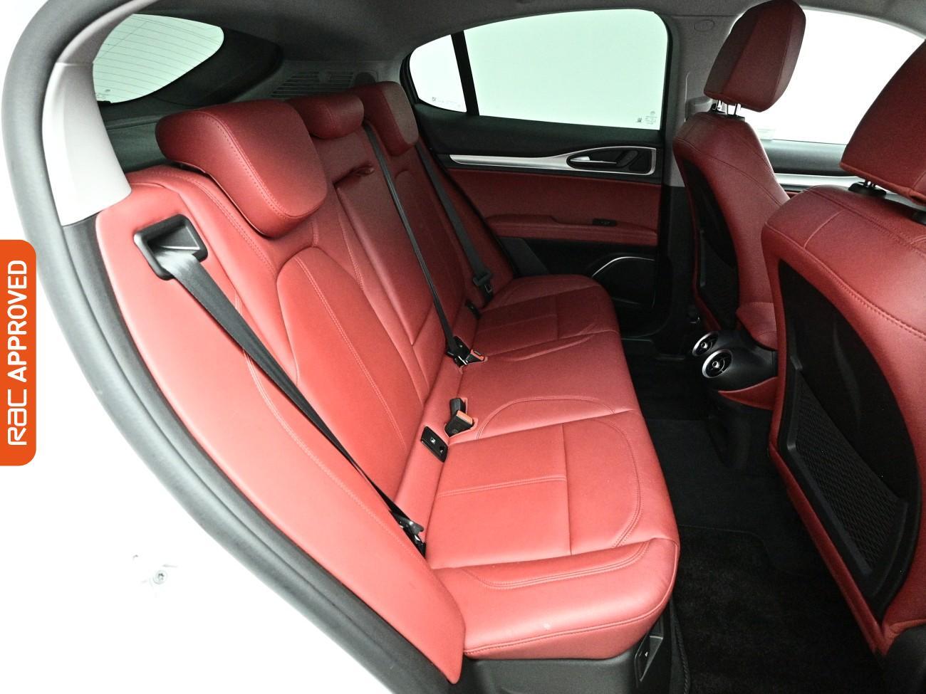 Alfa Romeo Stelvio view 12