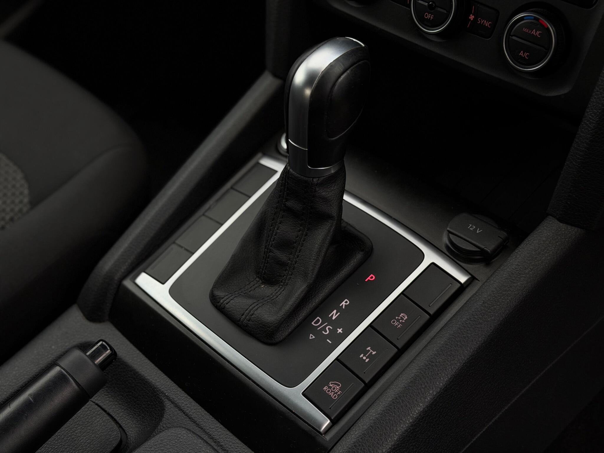Volkswagen Amarok view 21