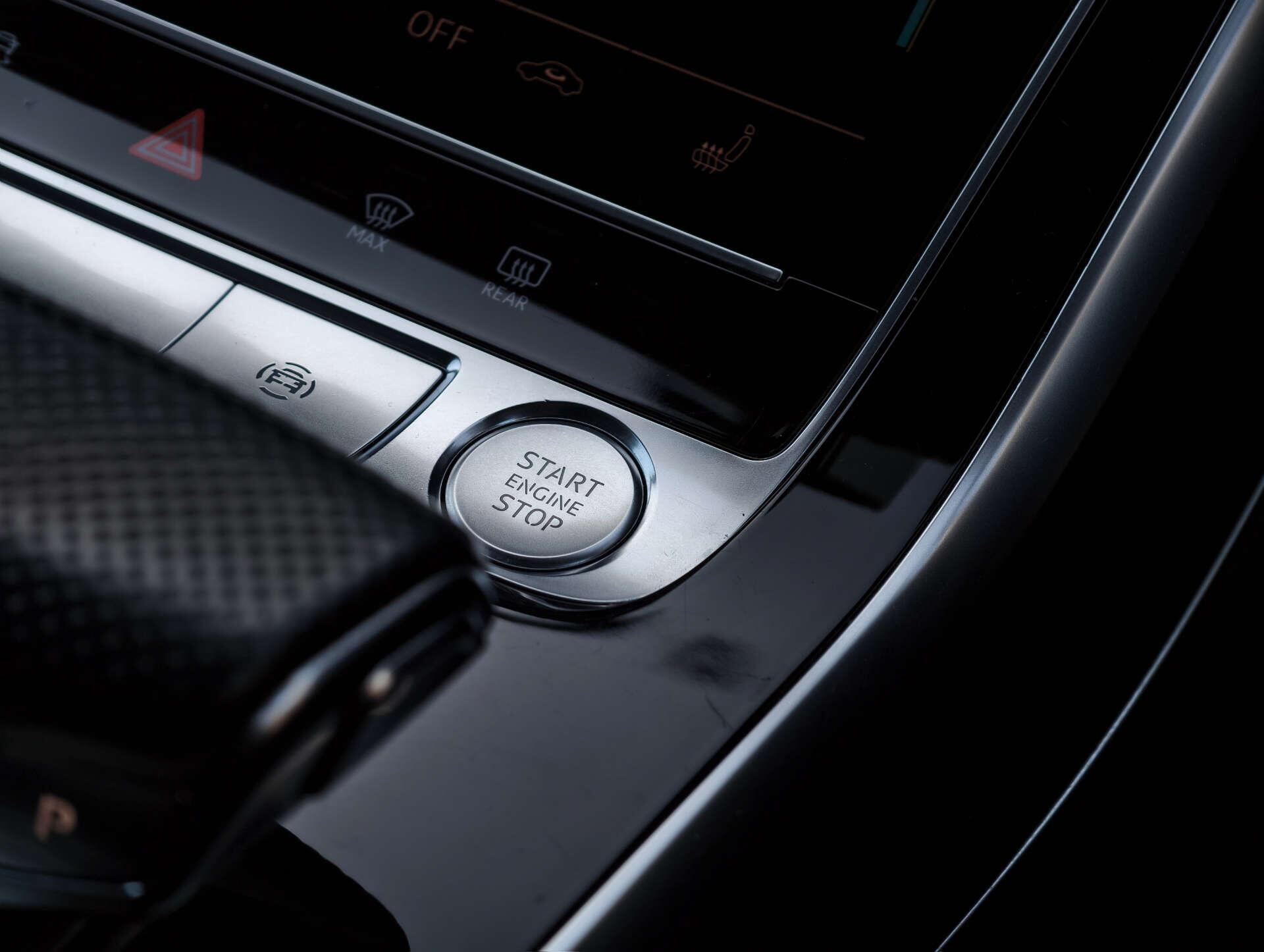 Audi Q8 view 44