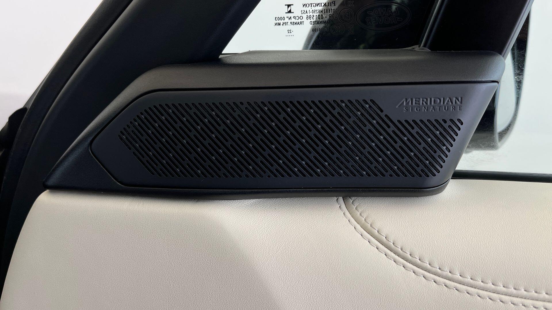 Land Rover Range Rover view 24